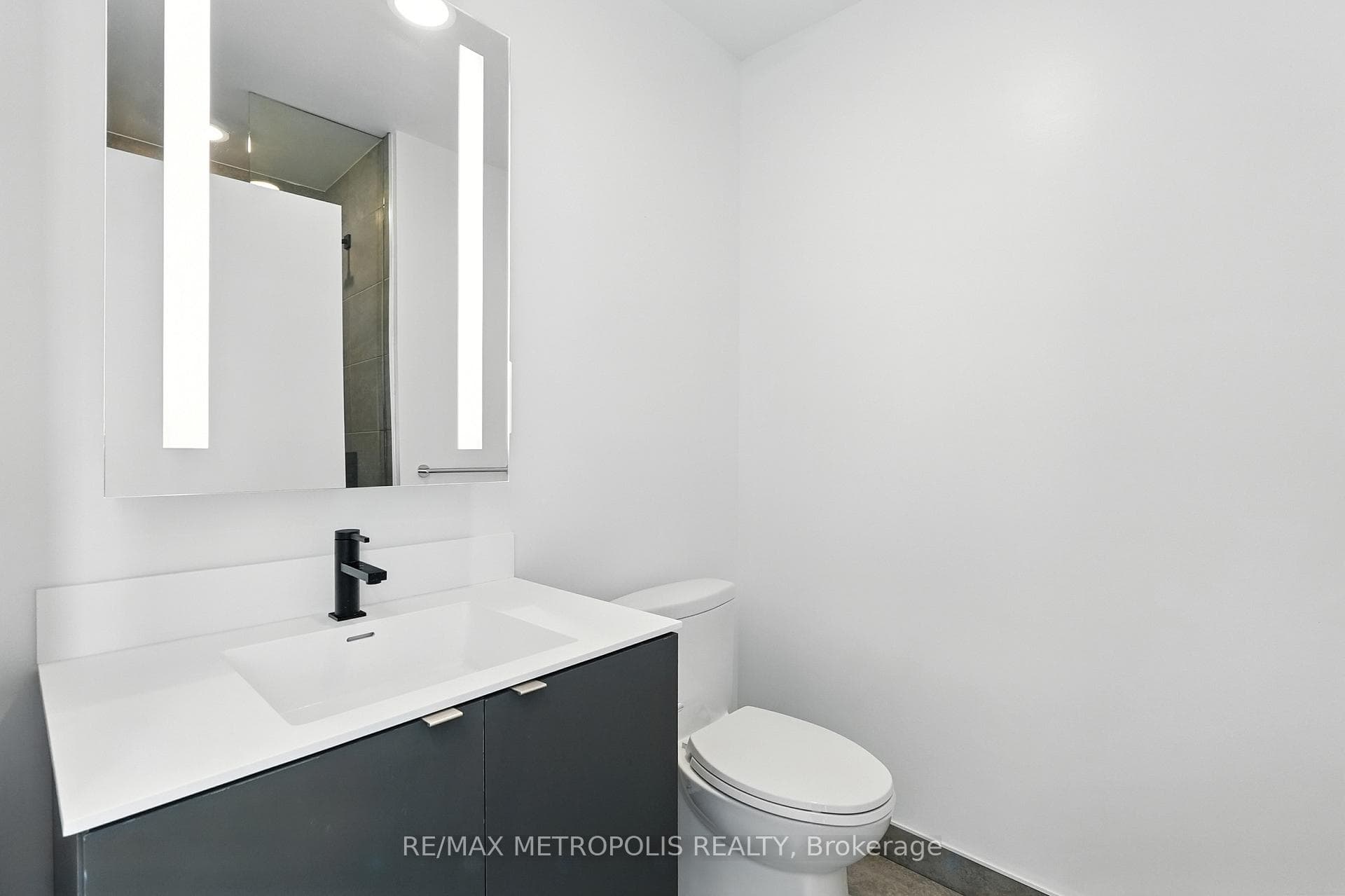 500 Dupont Street Unit 815 photo 10
