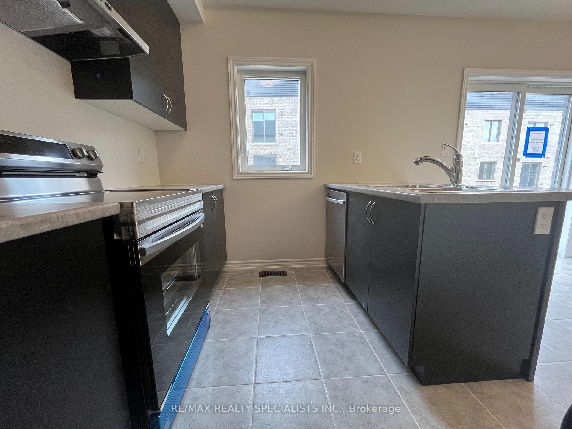 620 Colborne Street Unit 80 photo 6