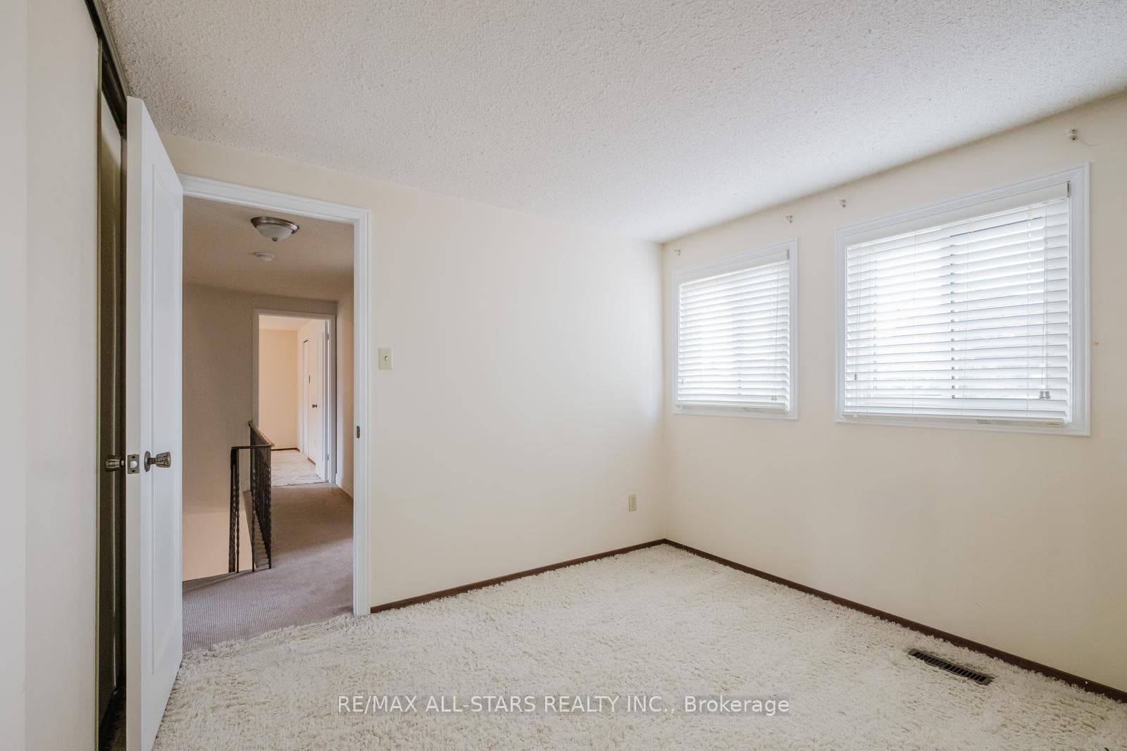 45 Wellpark Boulevard photo 25