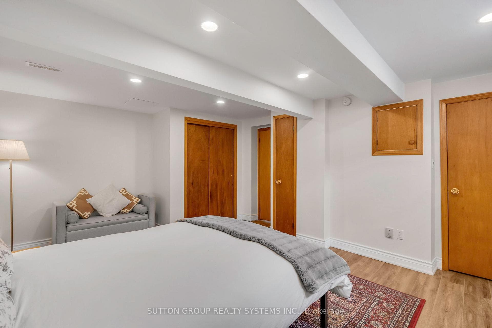 60 Shaver Avenue photo 37