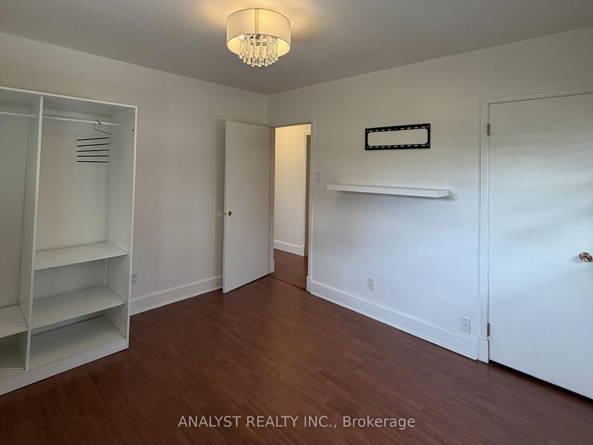 70 Simmons Street photo 19