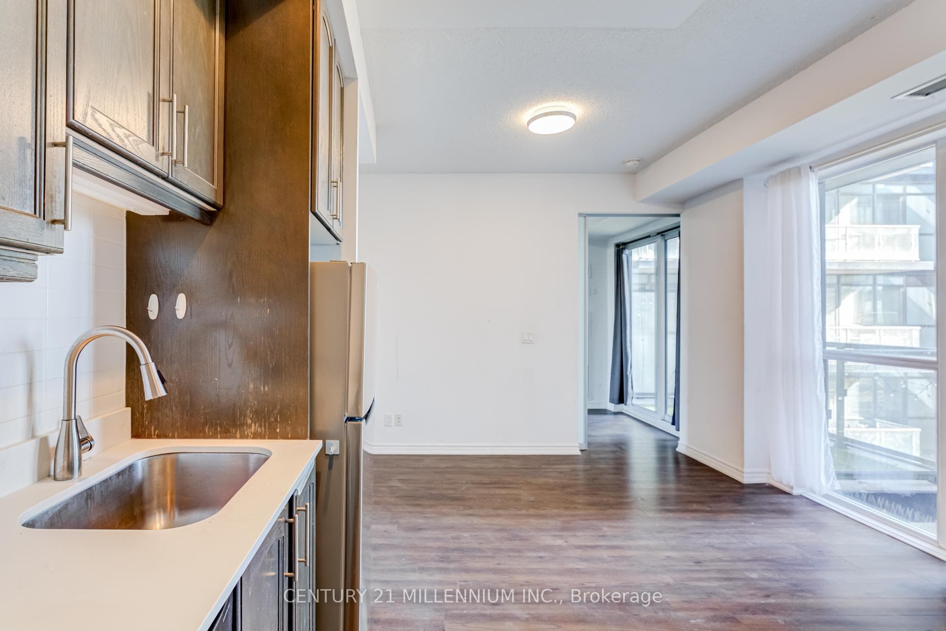 15 James Finlay Way Unit 821 photo 14