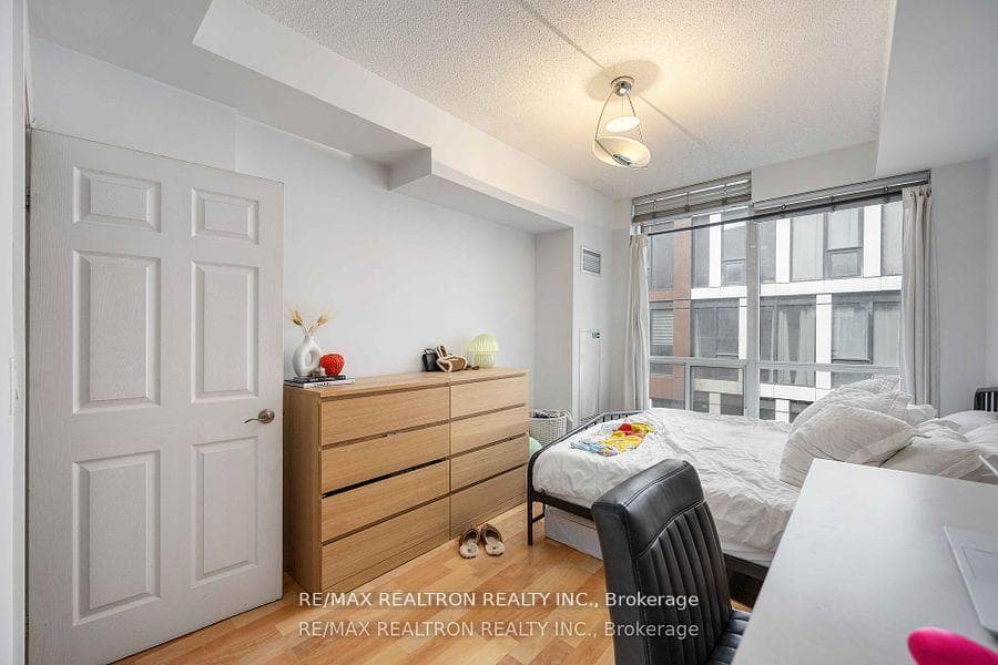 270 Wellington Street Unit Ph24 photo 22