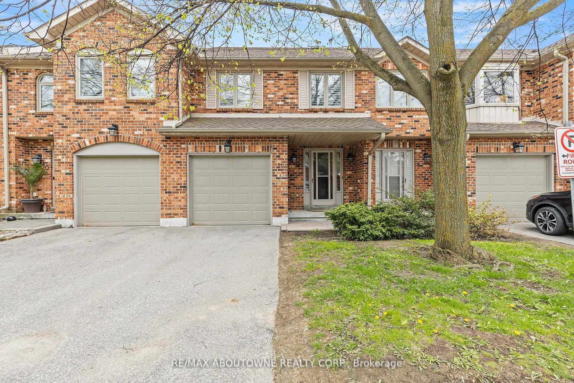 2230 Walkers Line Unit 9 photo 3