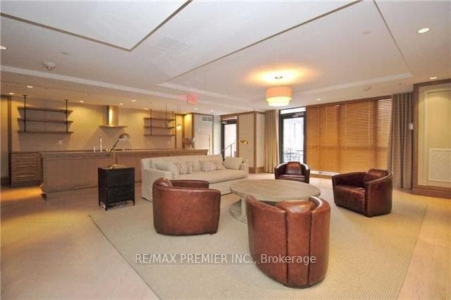 830 Lawrence Avenue Unit 205 photo 20