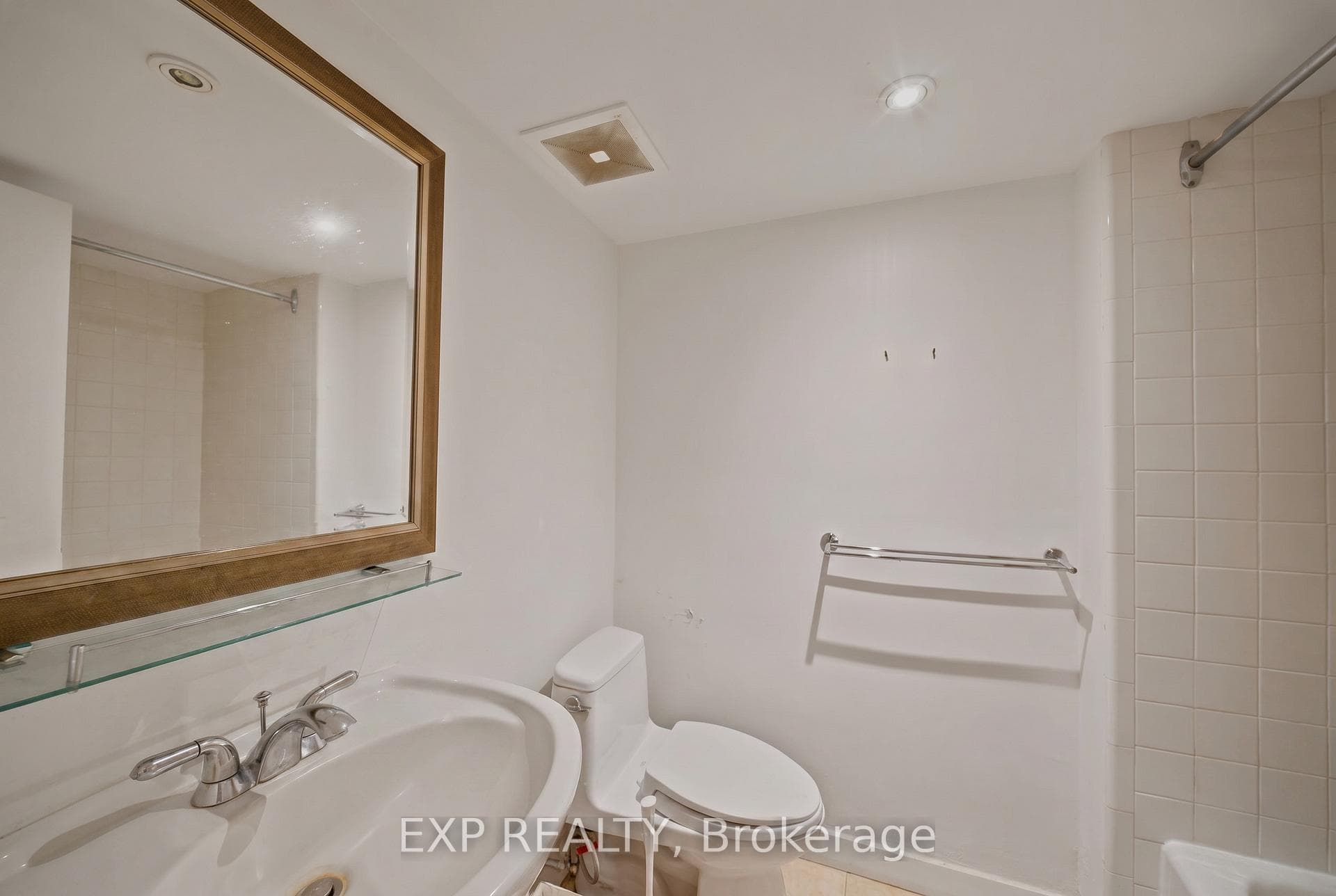 304 Roger Road photo 39