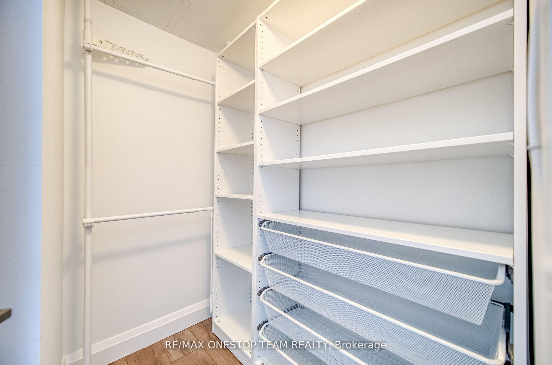 218 Queens Quay Unit 1002 photo 23