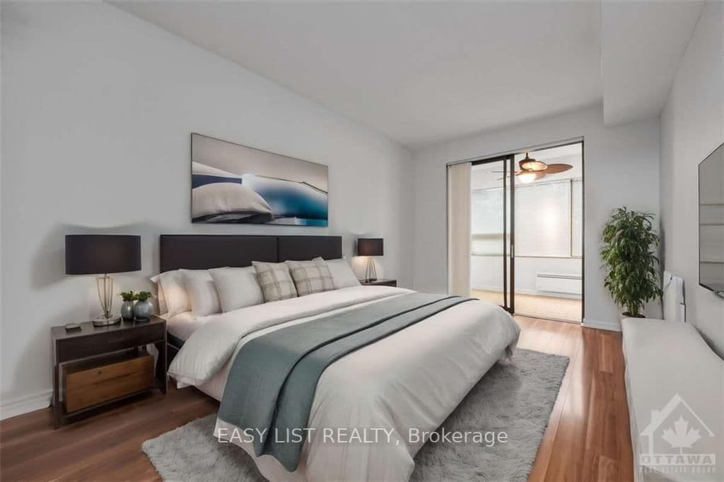 2019 CARLING Avenue Unit 108 photo 4