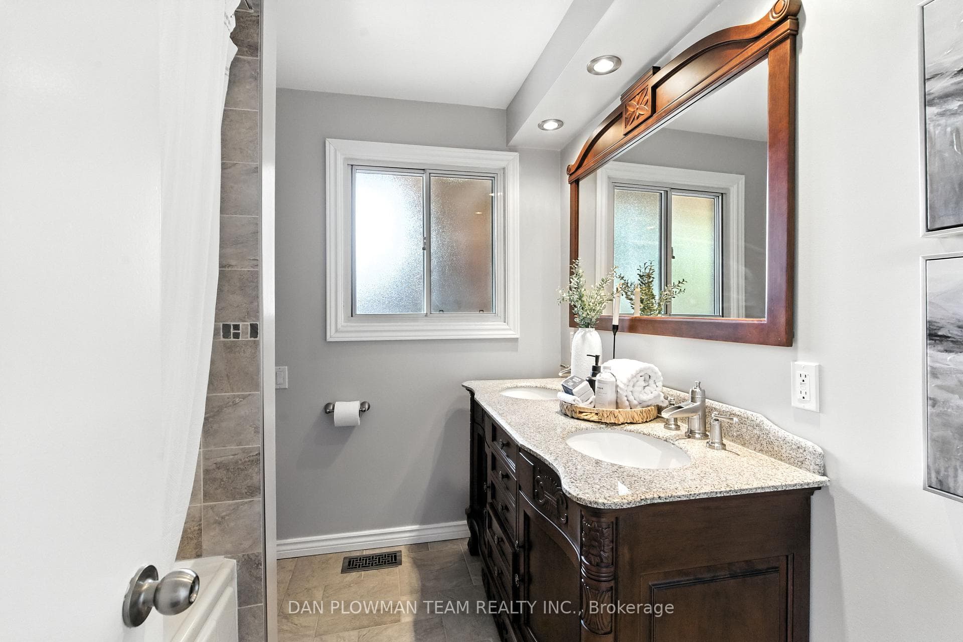 83 Sherwood Road photo 24