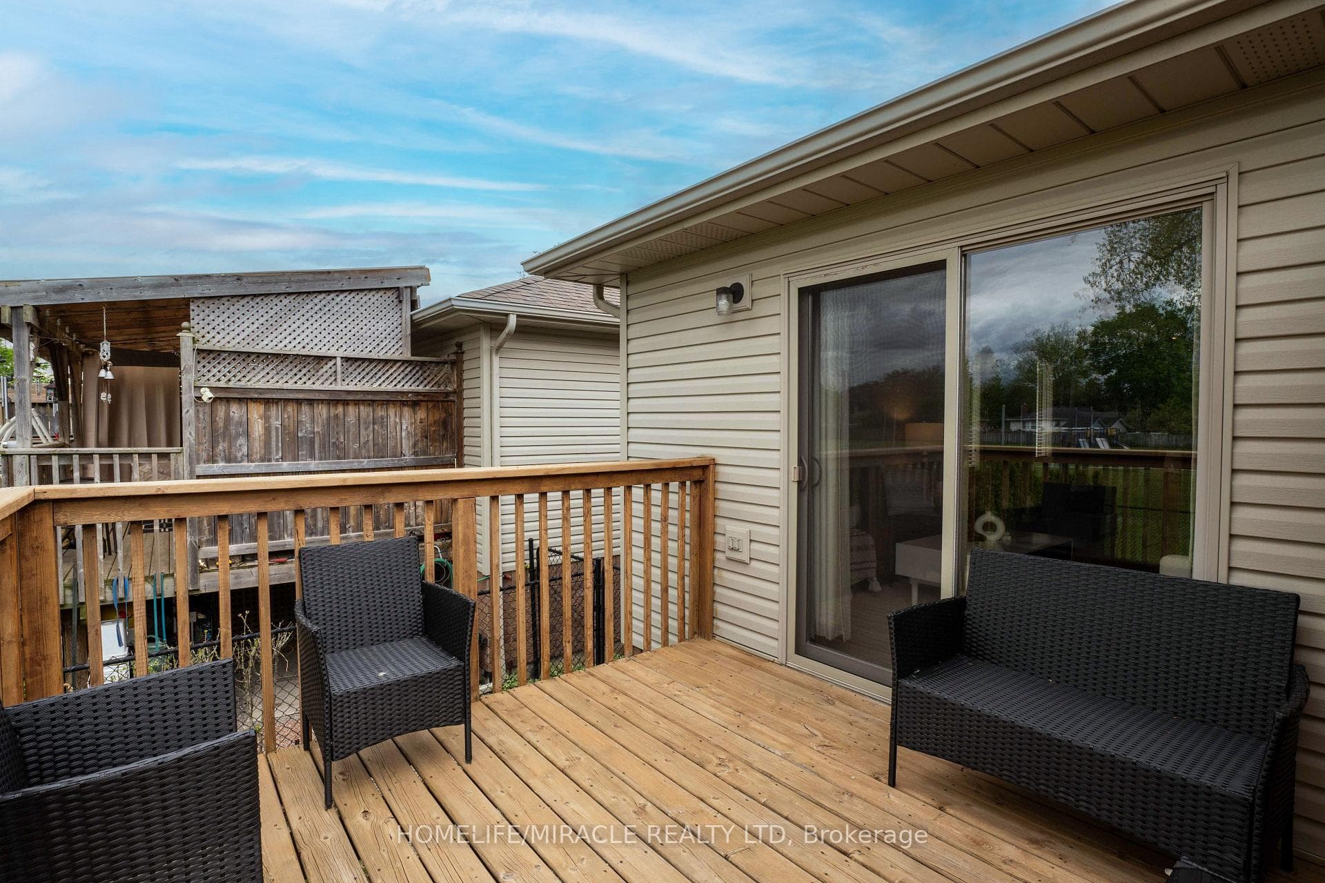 551 Grey Street photo 33