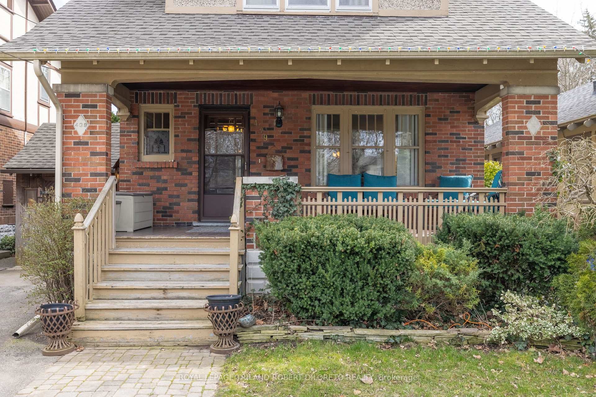 439 Victoria Street photo 4