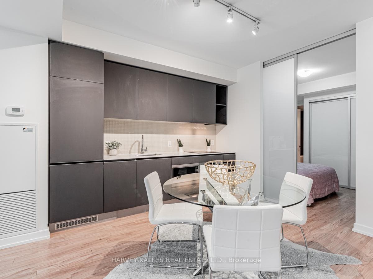 377 Madison Avenue Unit 314 photo 6