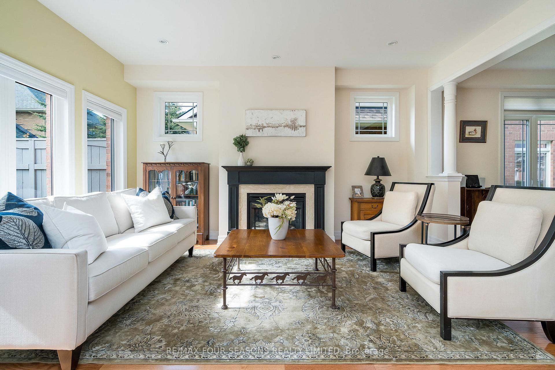 10 Westmount Mews photo 11