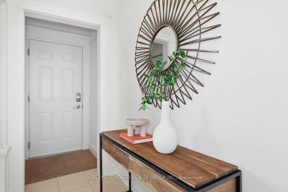 62 Hallam Street photo 2