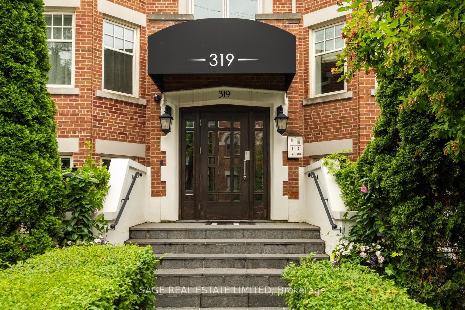 319 Lonsdale Road Unit 3D photo 3