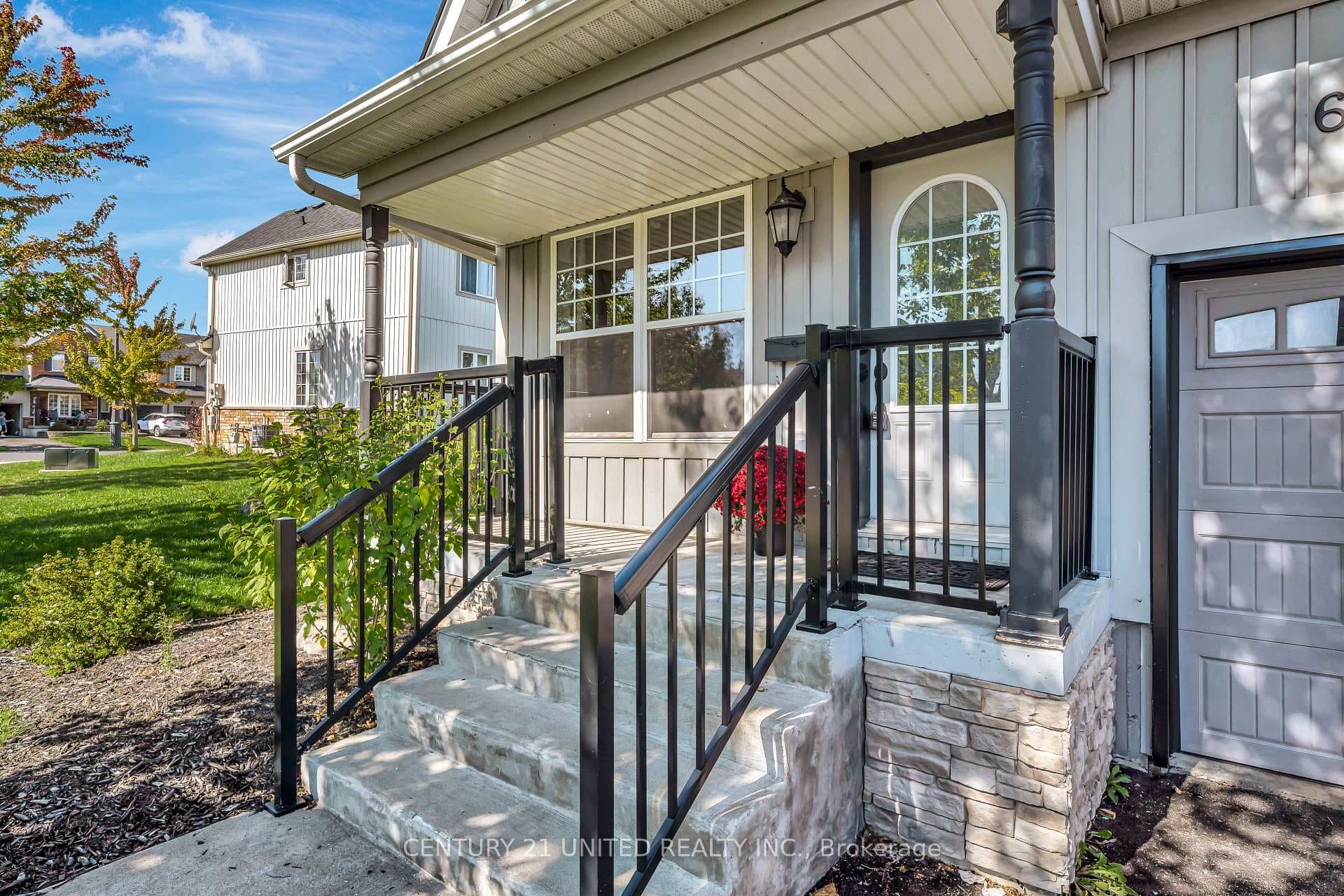 63 Fallingbrook Crescent photo 17