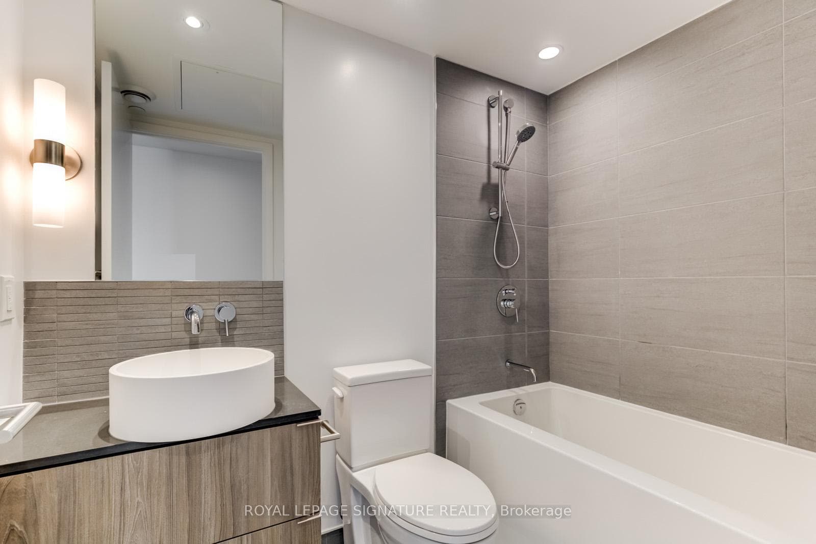 161 Roehampton Avenue Unit 2003 photo 12