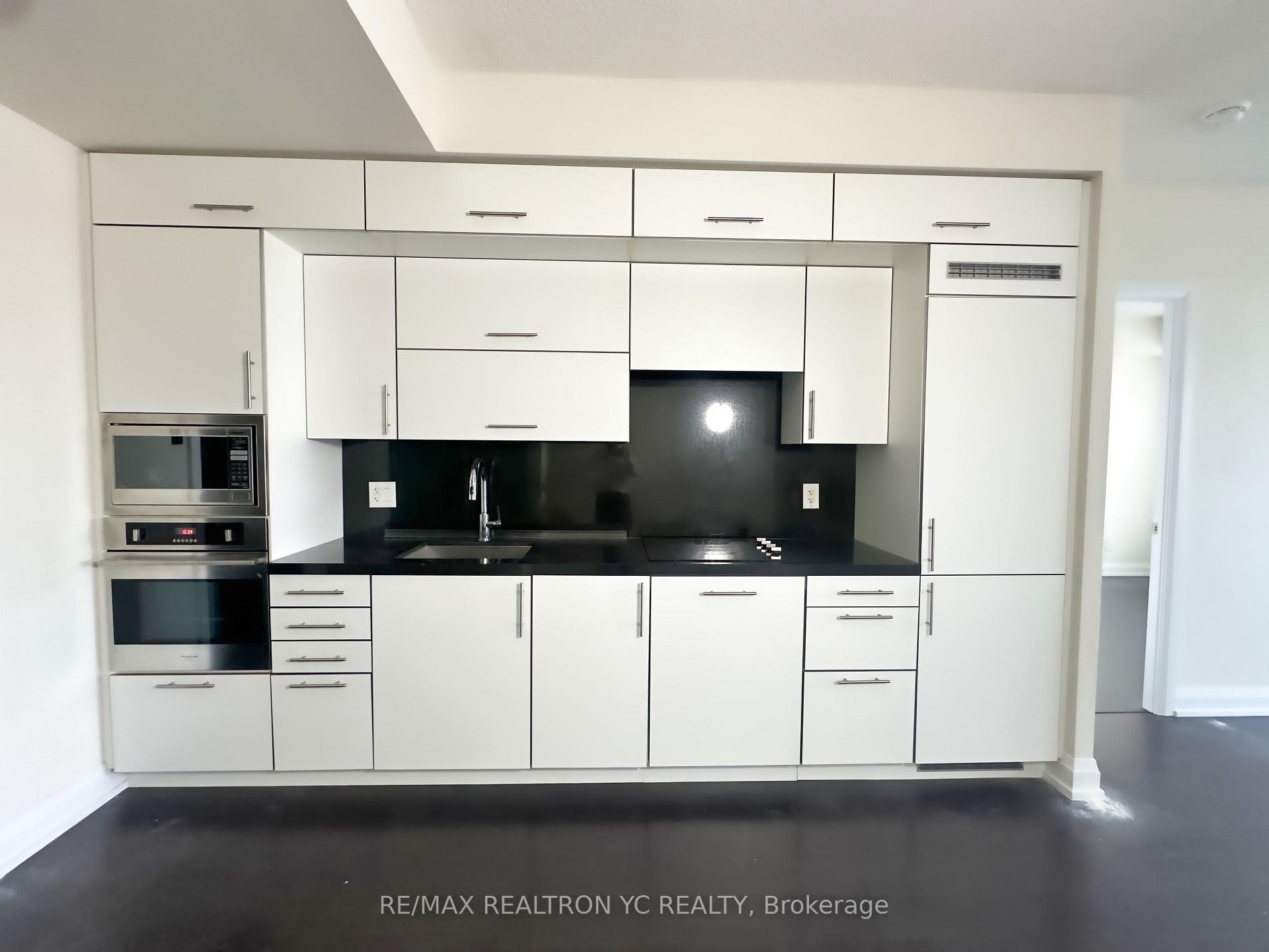 5 Sheppard Avenue Unit 2722 photo 3