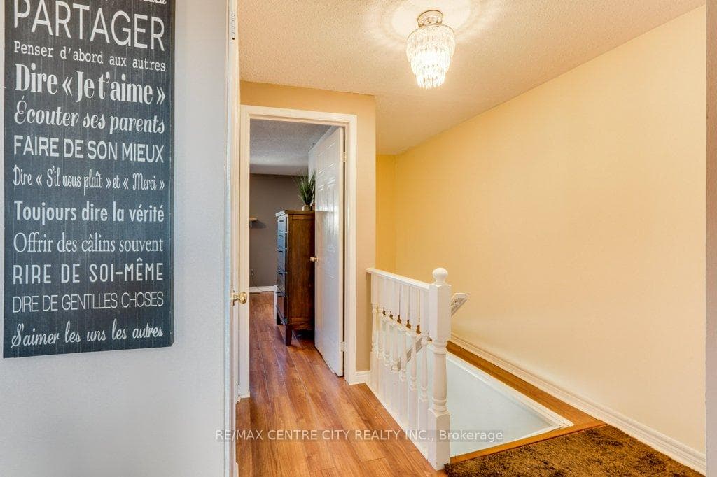 1095 Jalna Boulevard Unit 15 photo 17