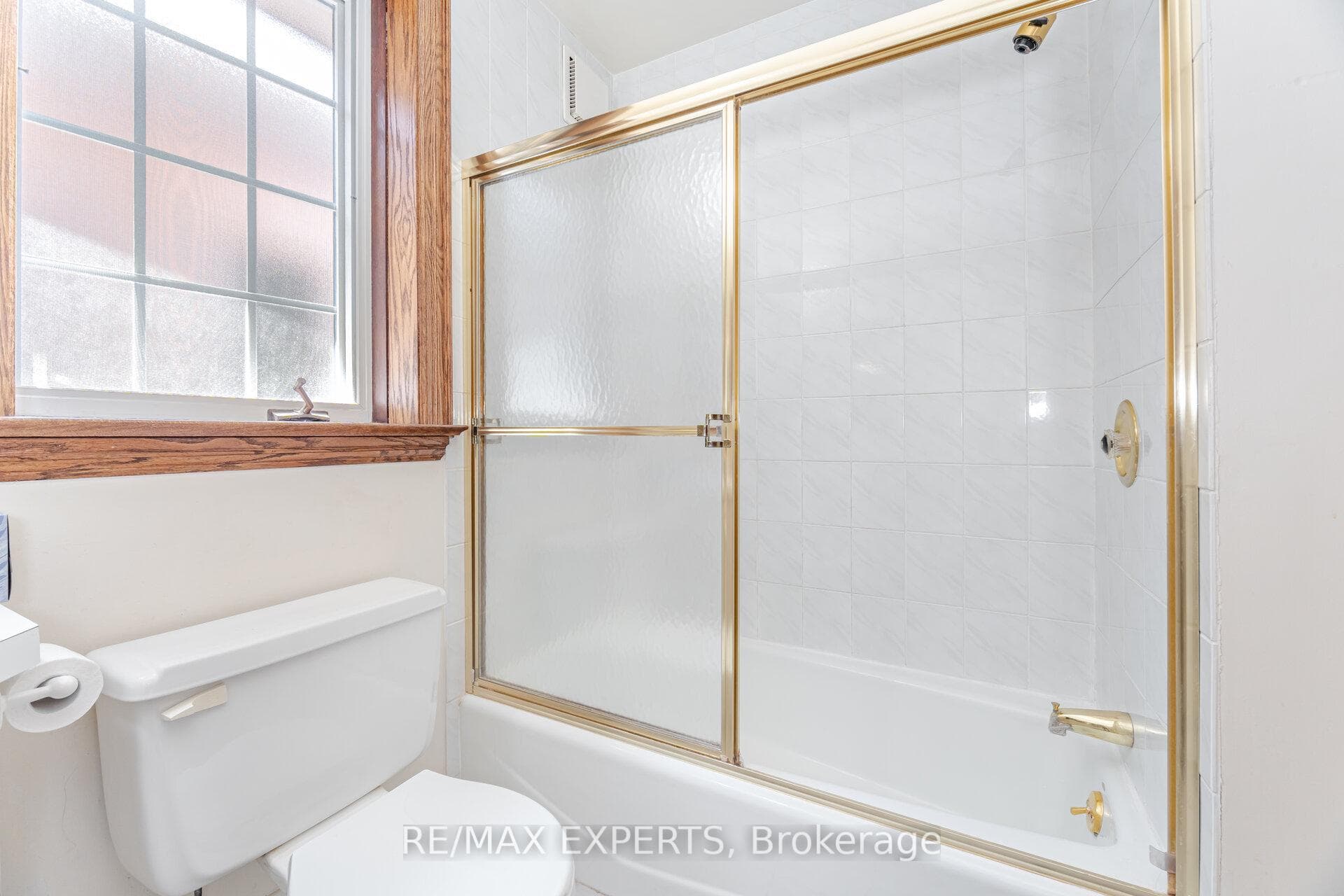 121 Belsize Drive photo 41