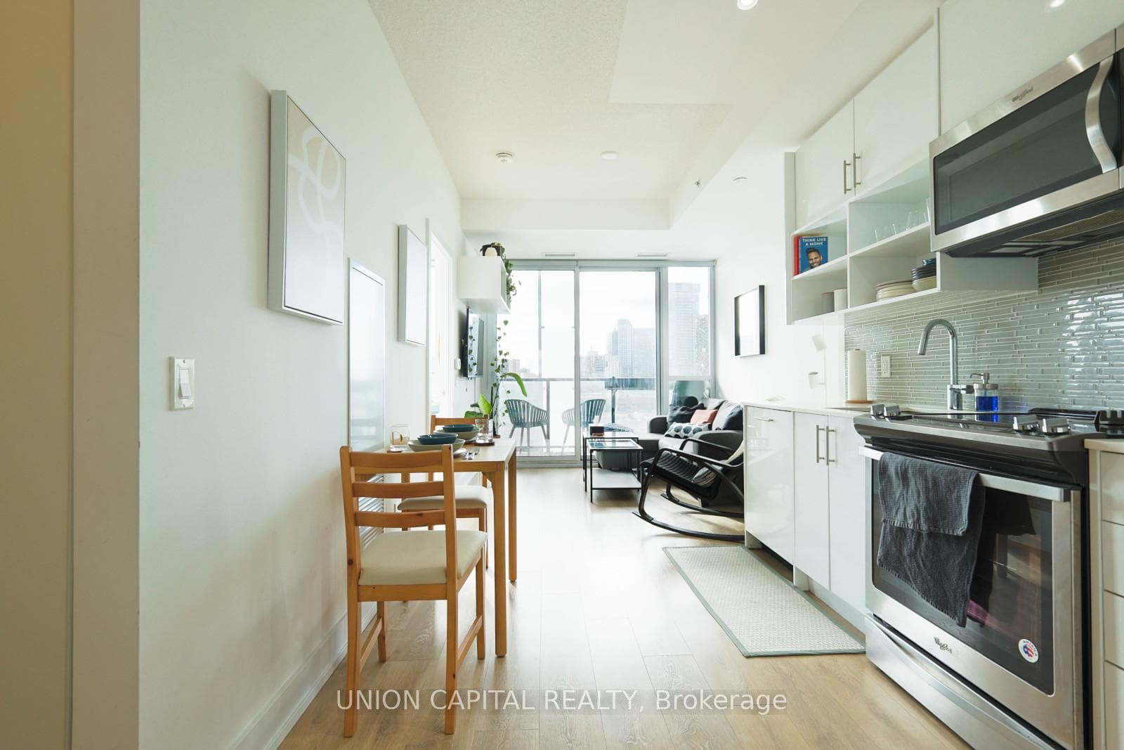 128 Fairview Mall Drive Unit 712 photo 5
