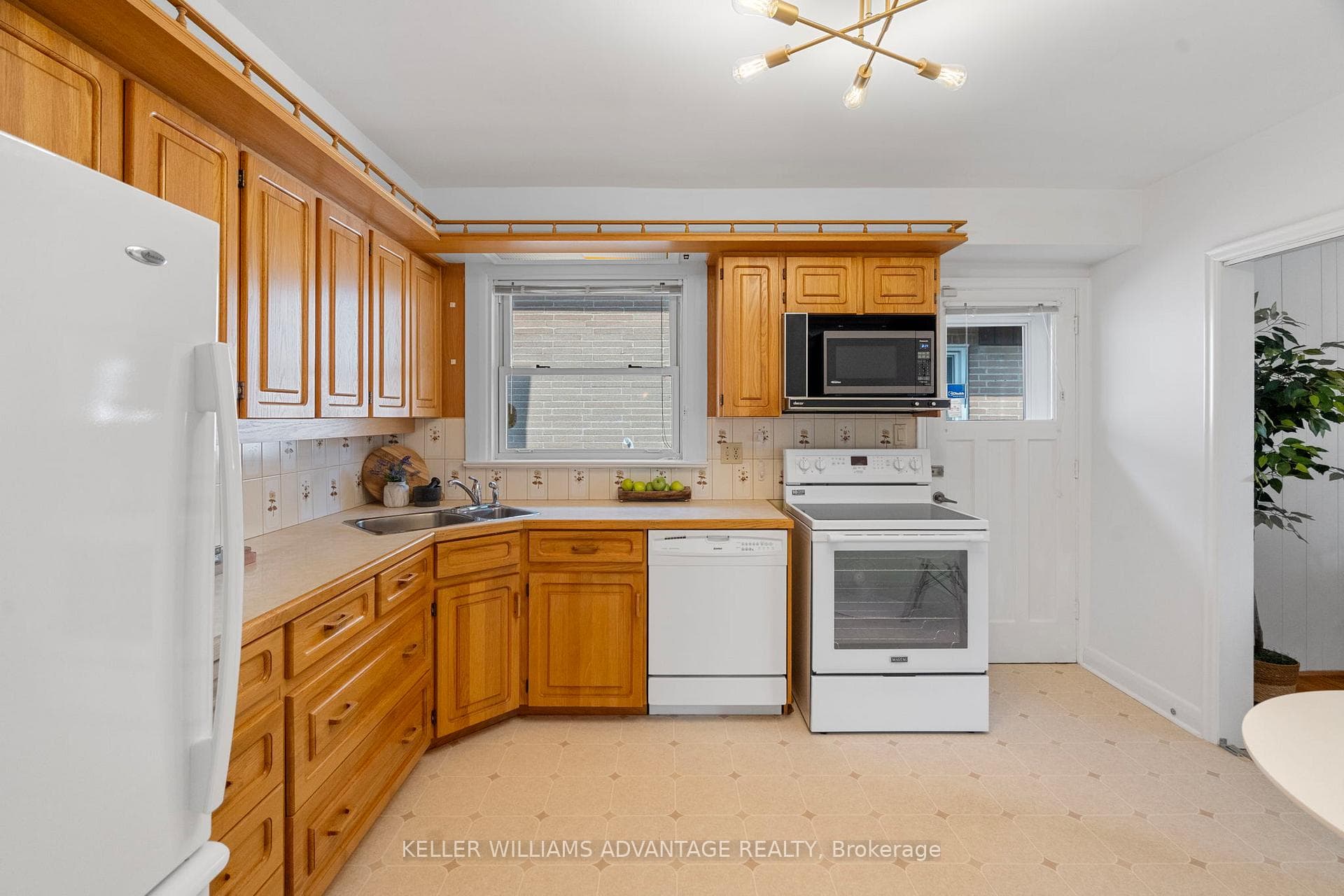 6 Panmure Crescent photo 10