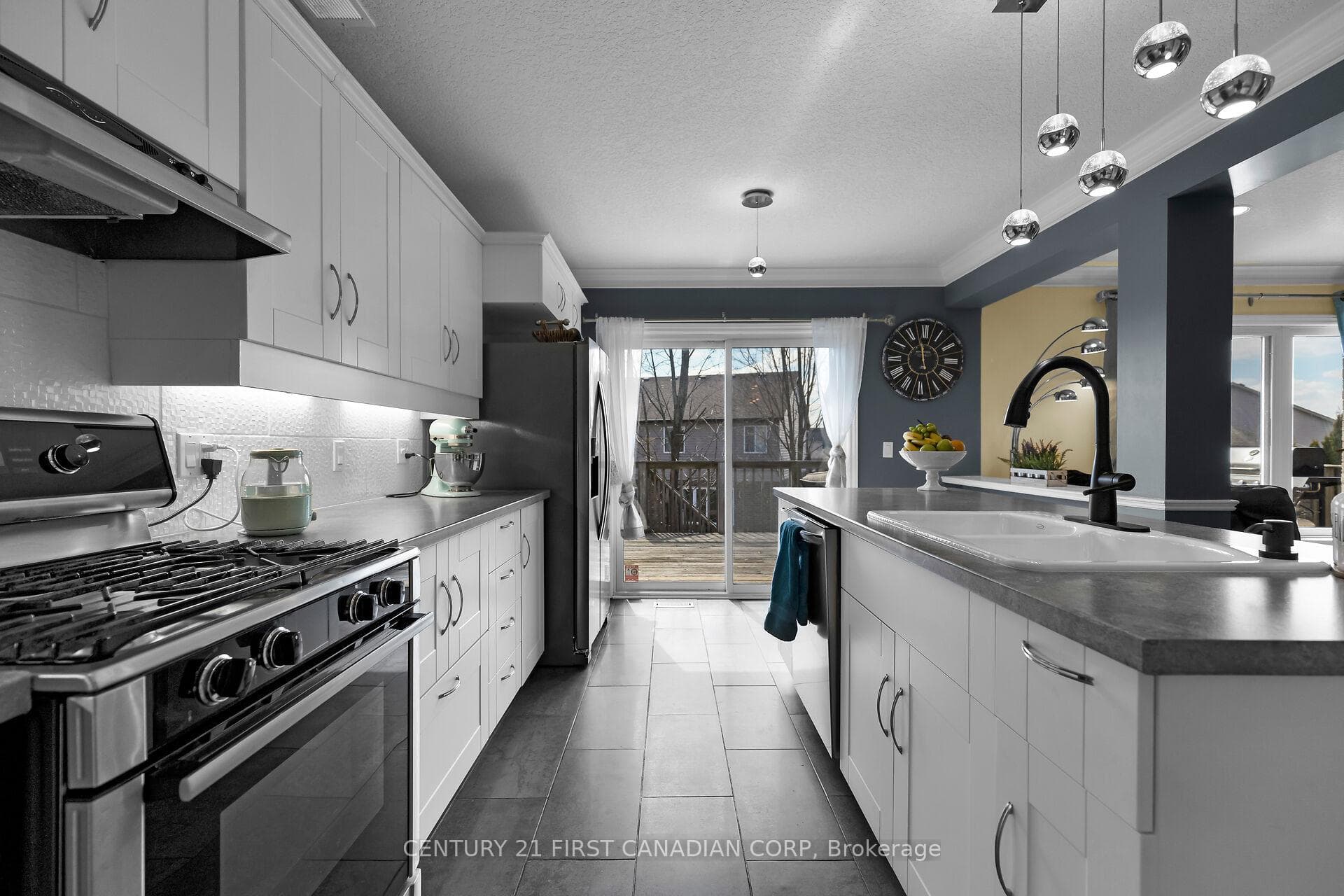 1249 SAVANNAH Drive photo 16