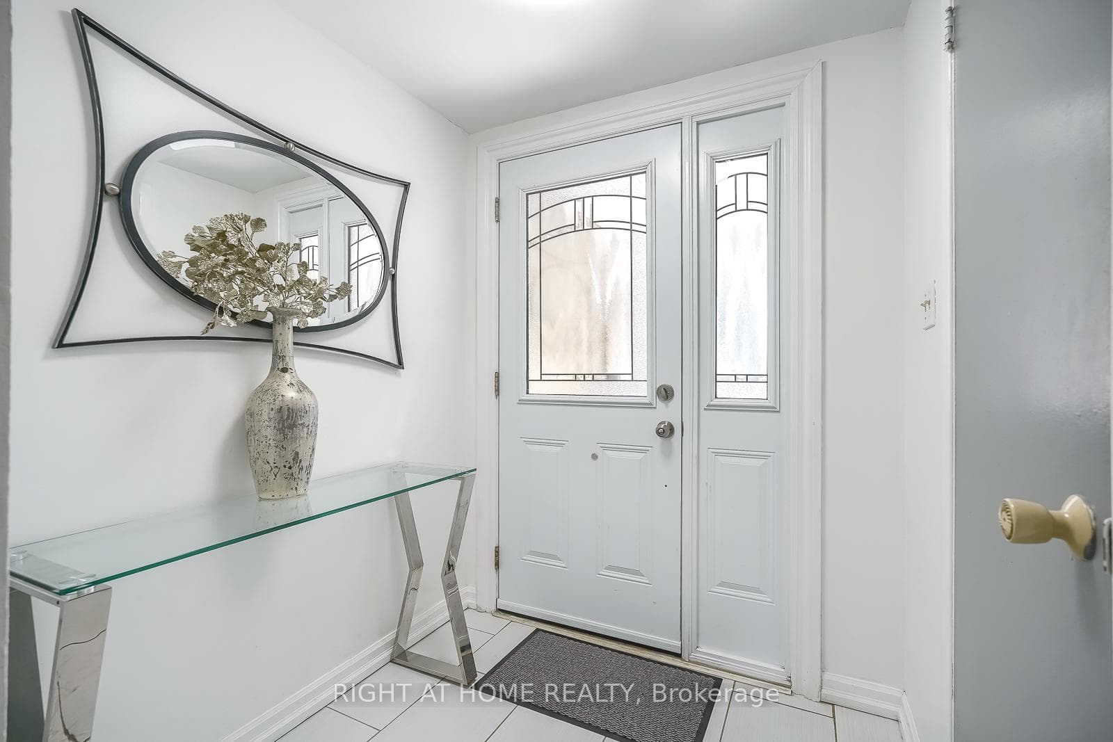 50 Verne Crescent Unit 2 photo 2