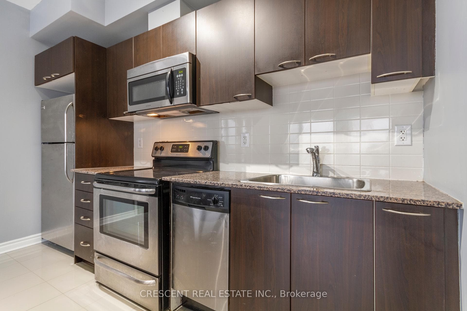 385 Prince Of Wales Drive Unit 3002 photo 6