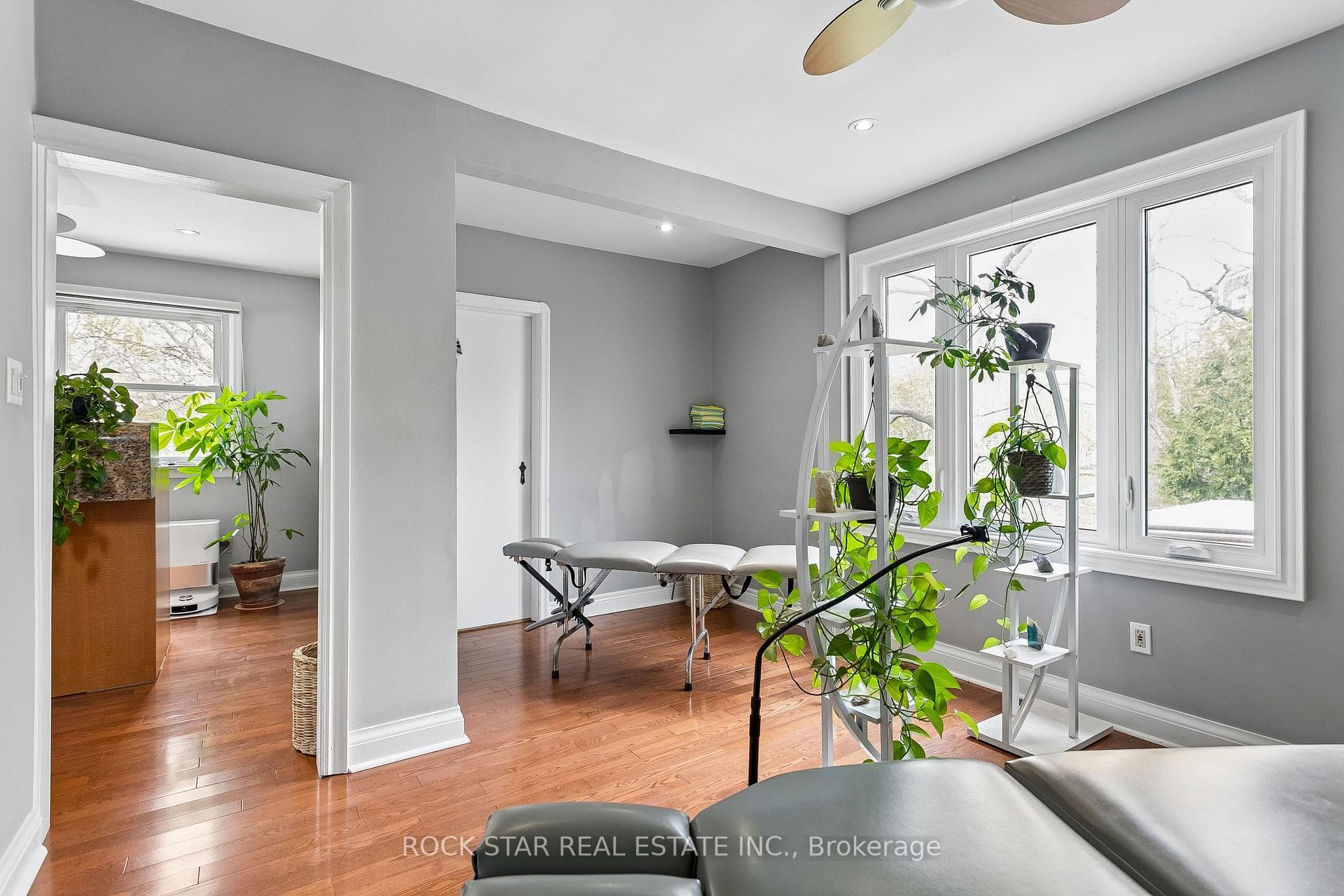 379 Ontario Street photo 12