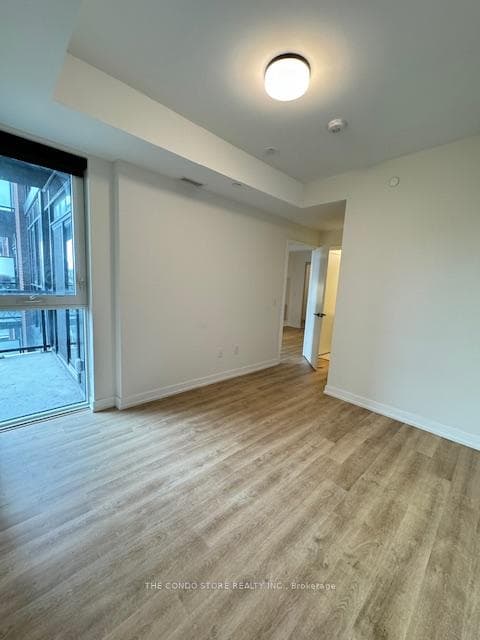 2300 St. Clair Avenue Unit 512 photo 9