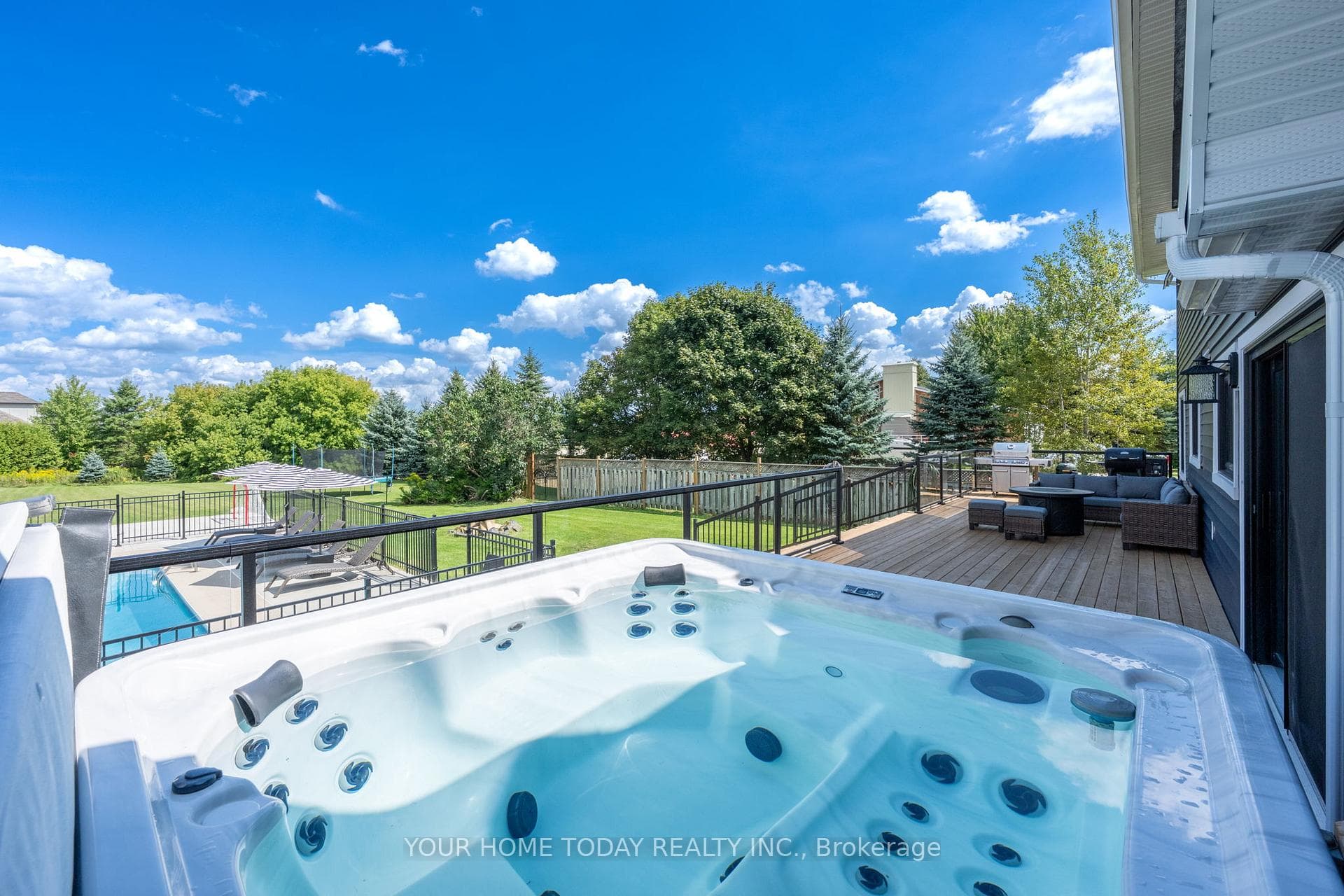 4925 Trafalgar Road photo 44