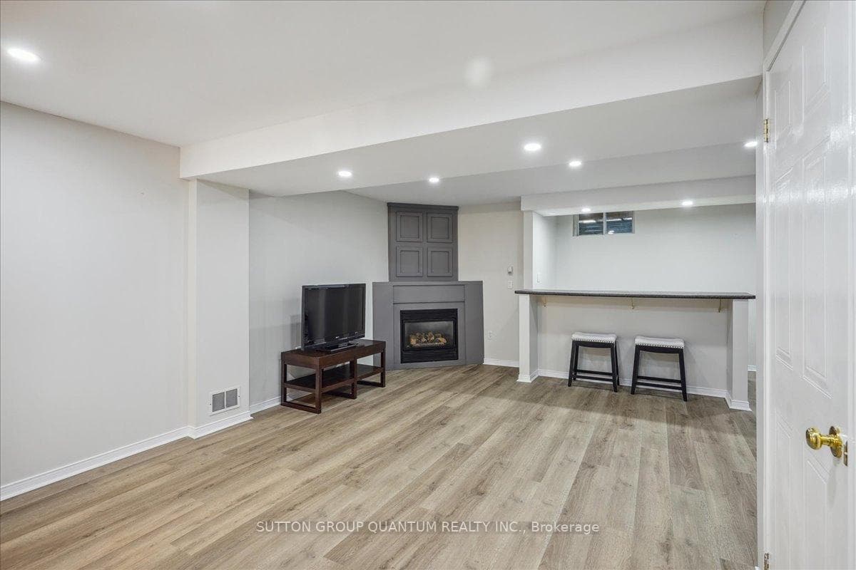 4 King William Court photo 23