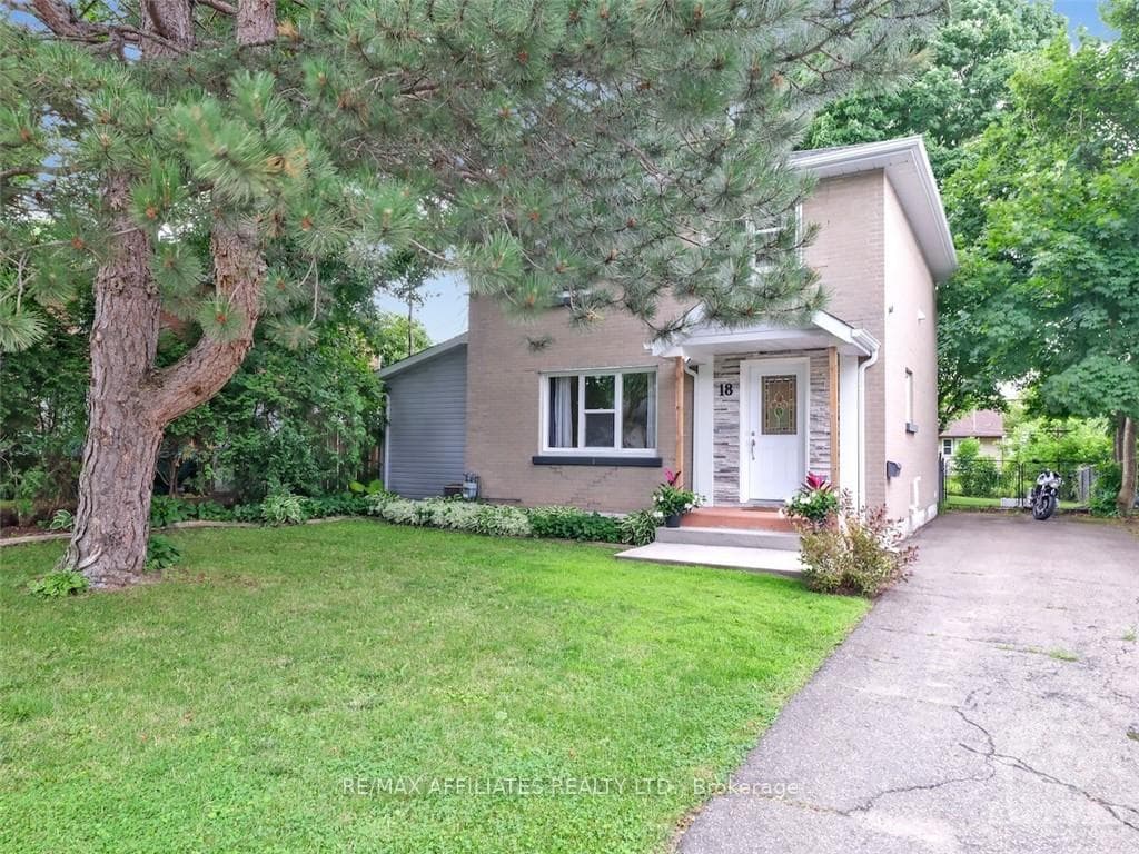 18 BISLEY Crescent photo 1