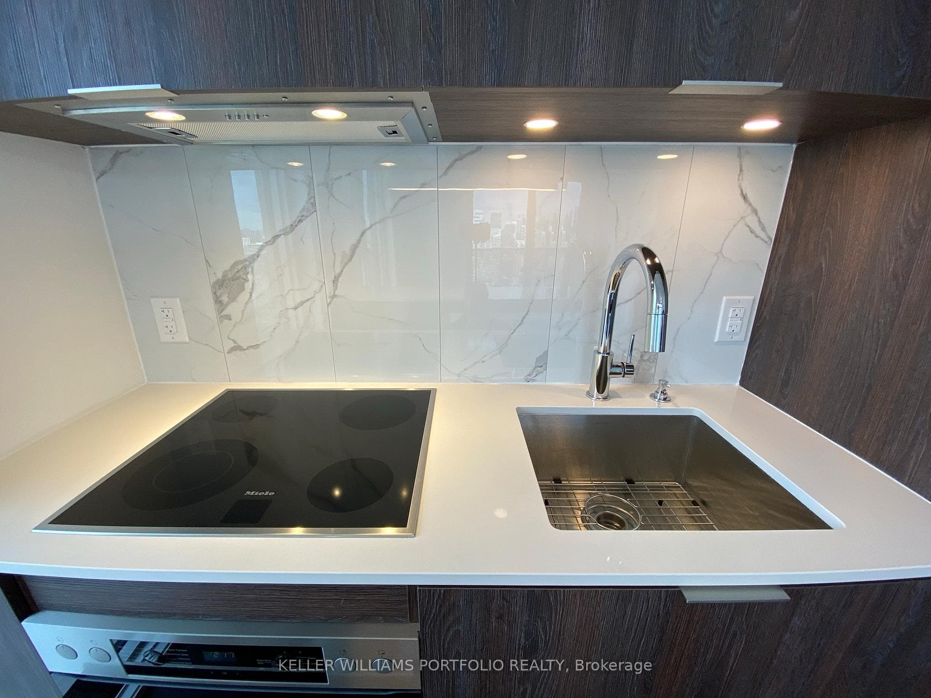 20 Richardson Street Unit 2810 photo 7