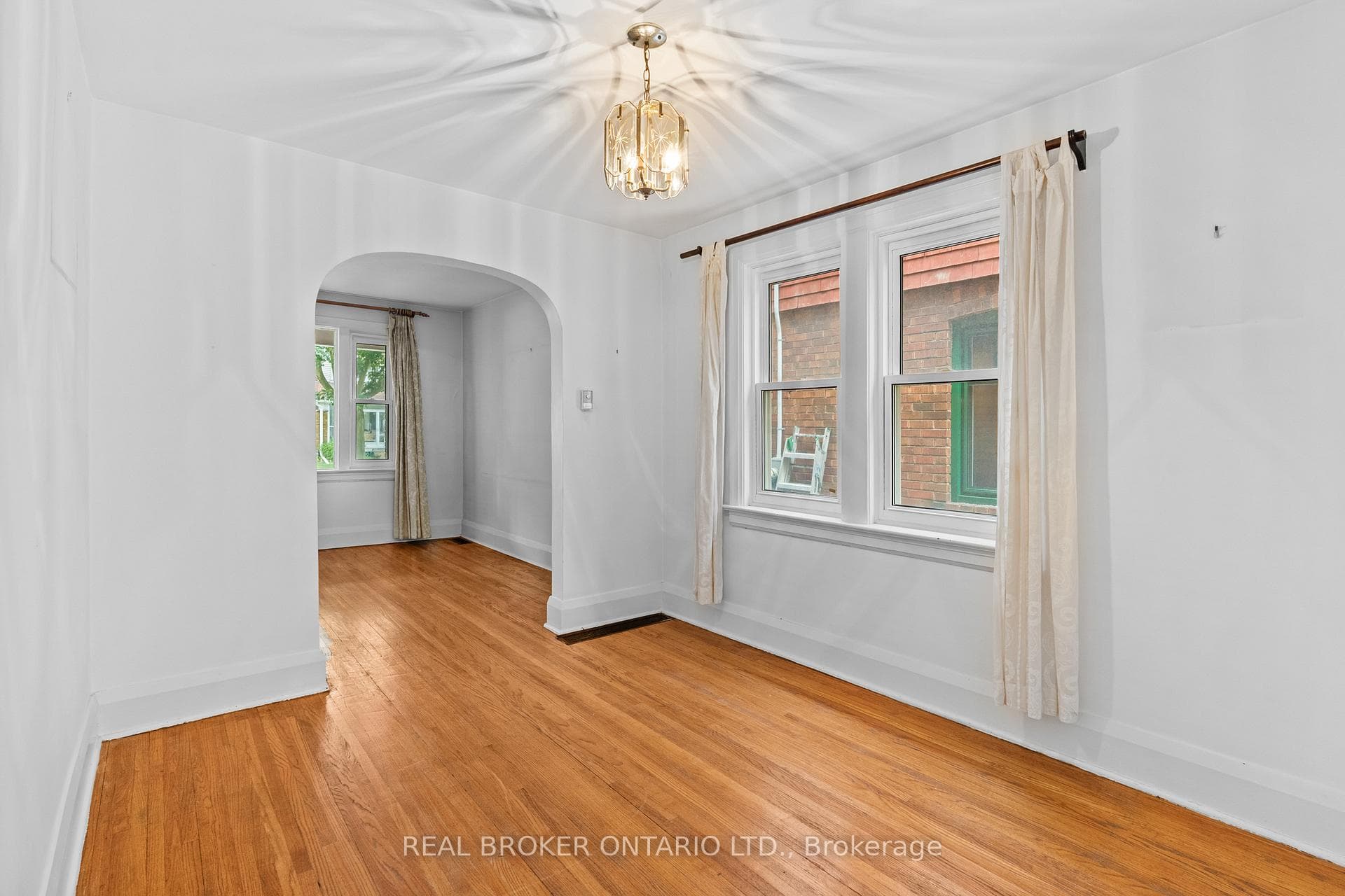 47 Mortimer Avenue photo 8