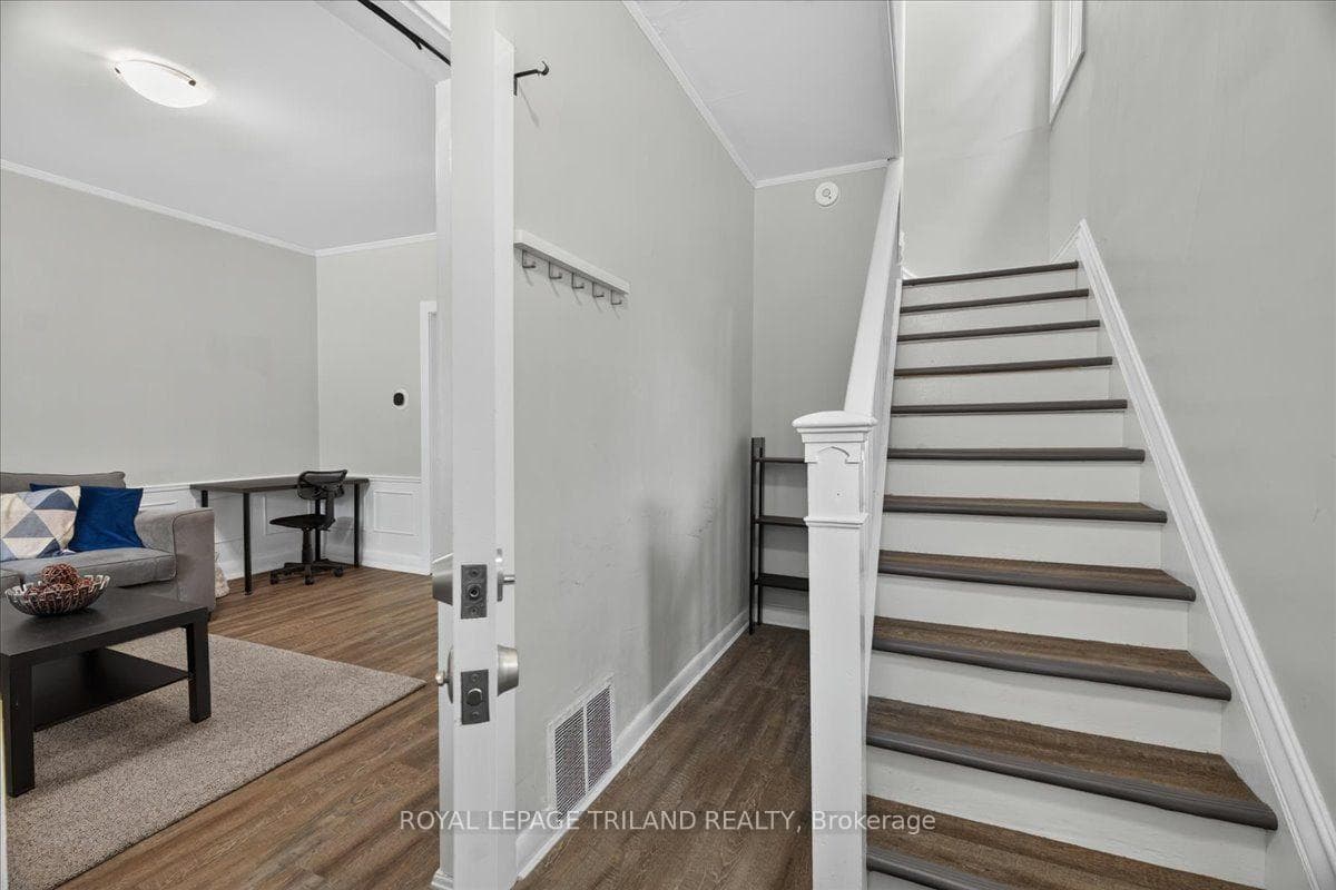 133 Wilson Avenue photo 4