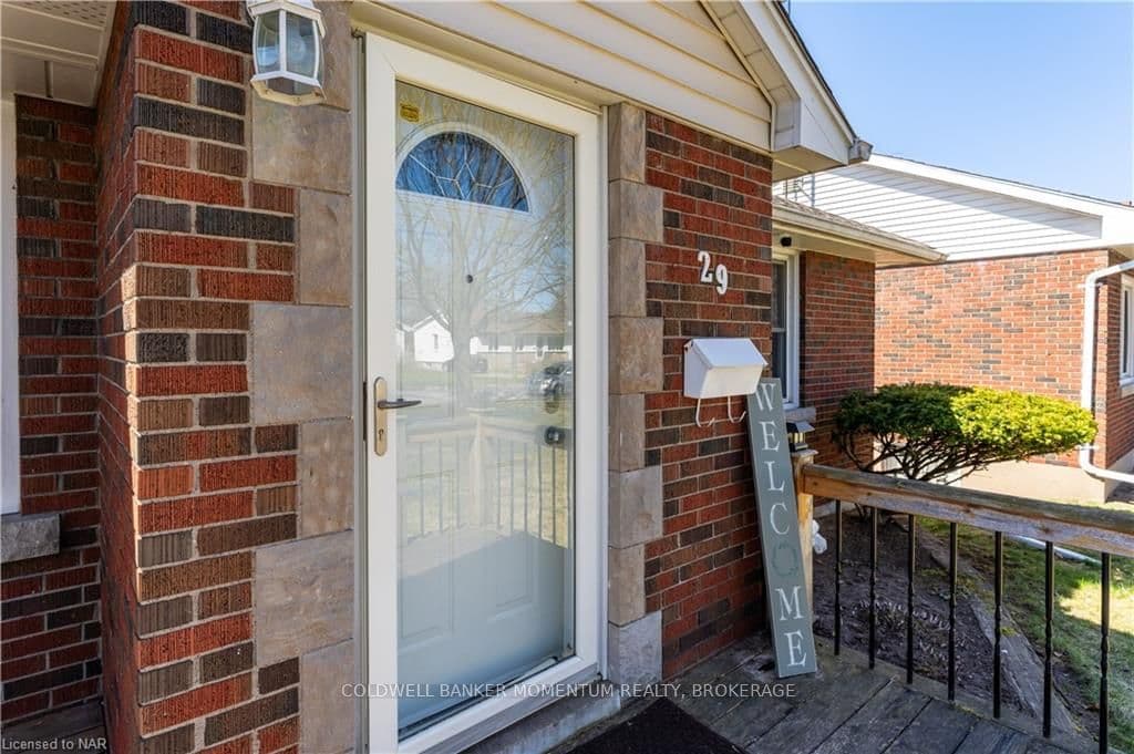 29 WOODELM Drive photo 10