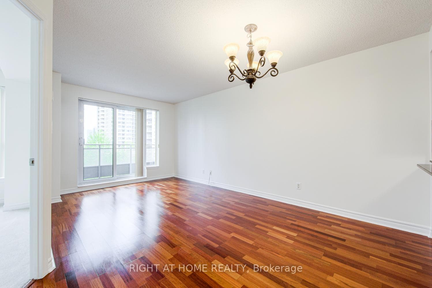 19 Barberry Place Unit 410 photo 7