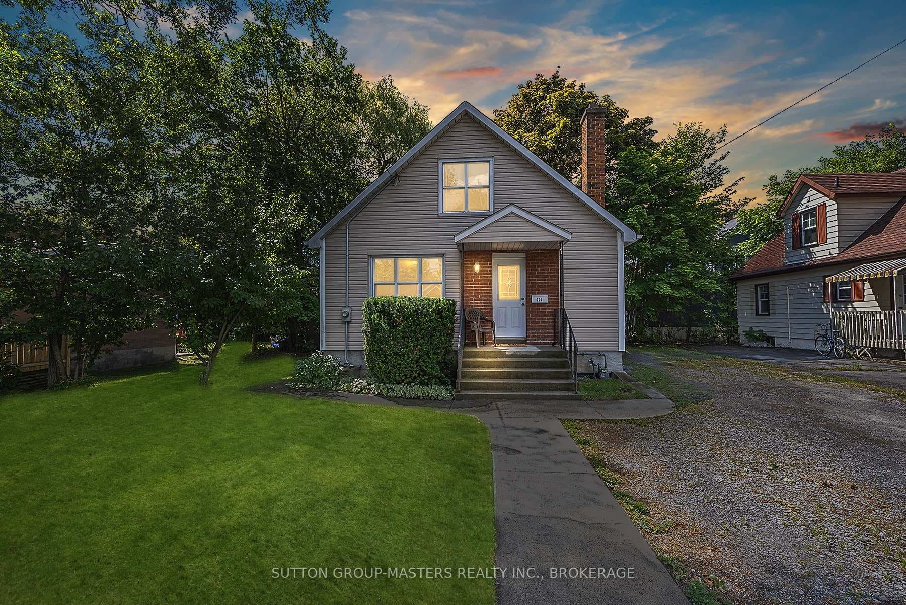 720 Brock Street photo 1