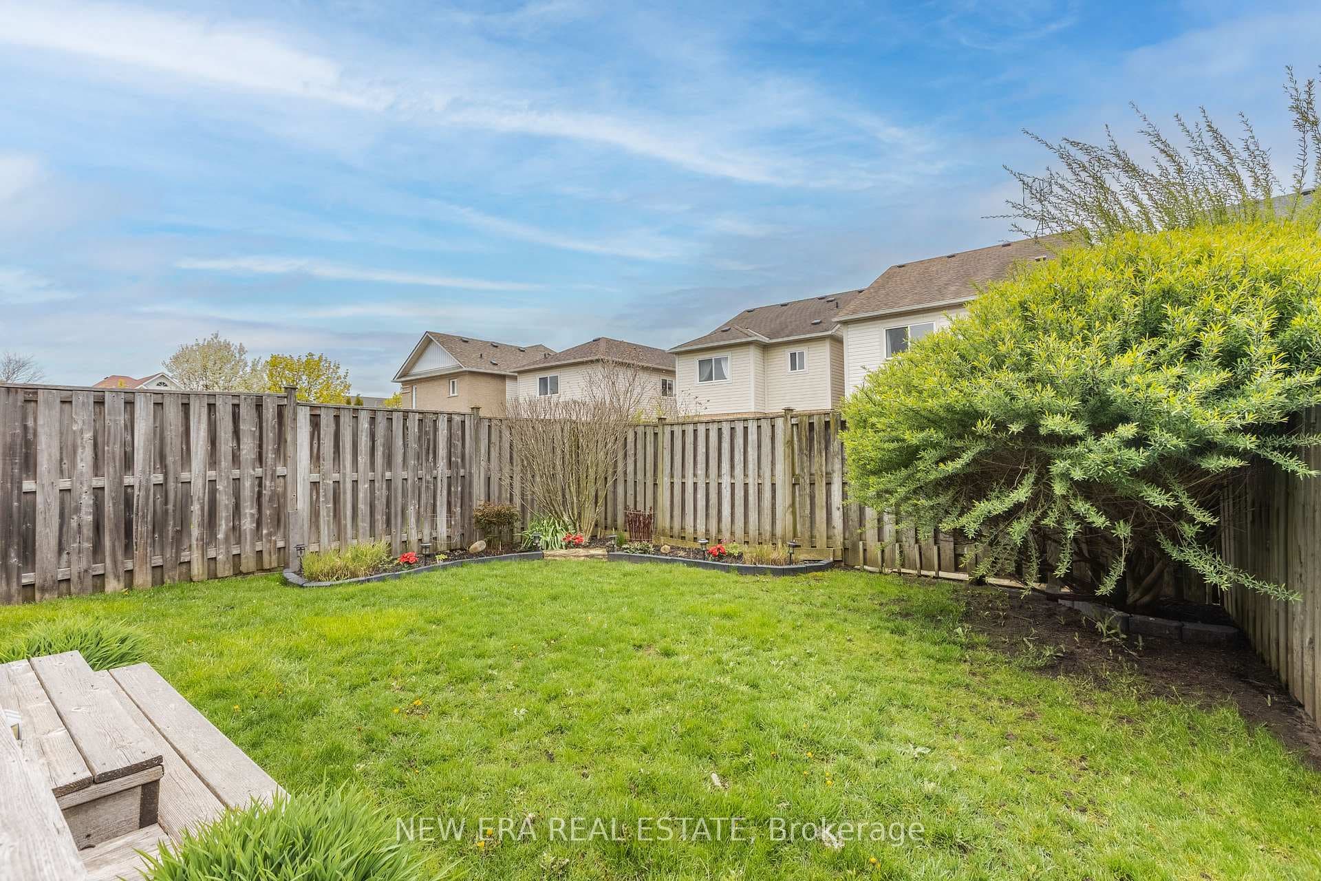 7 Catkins Crescent photo 33