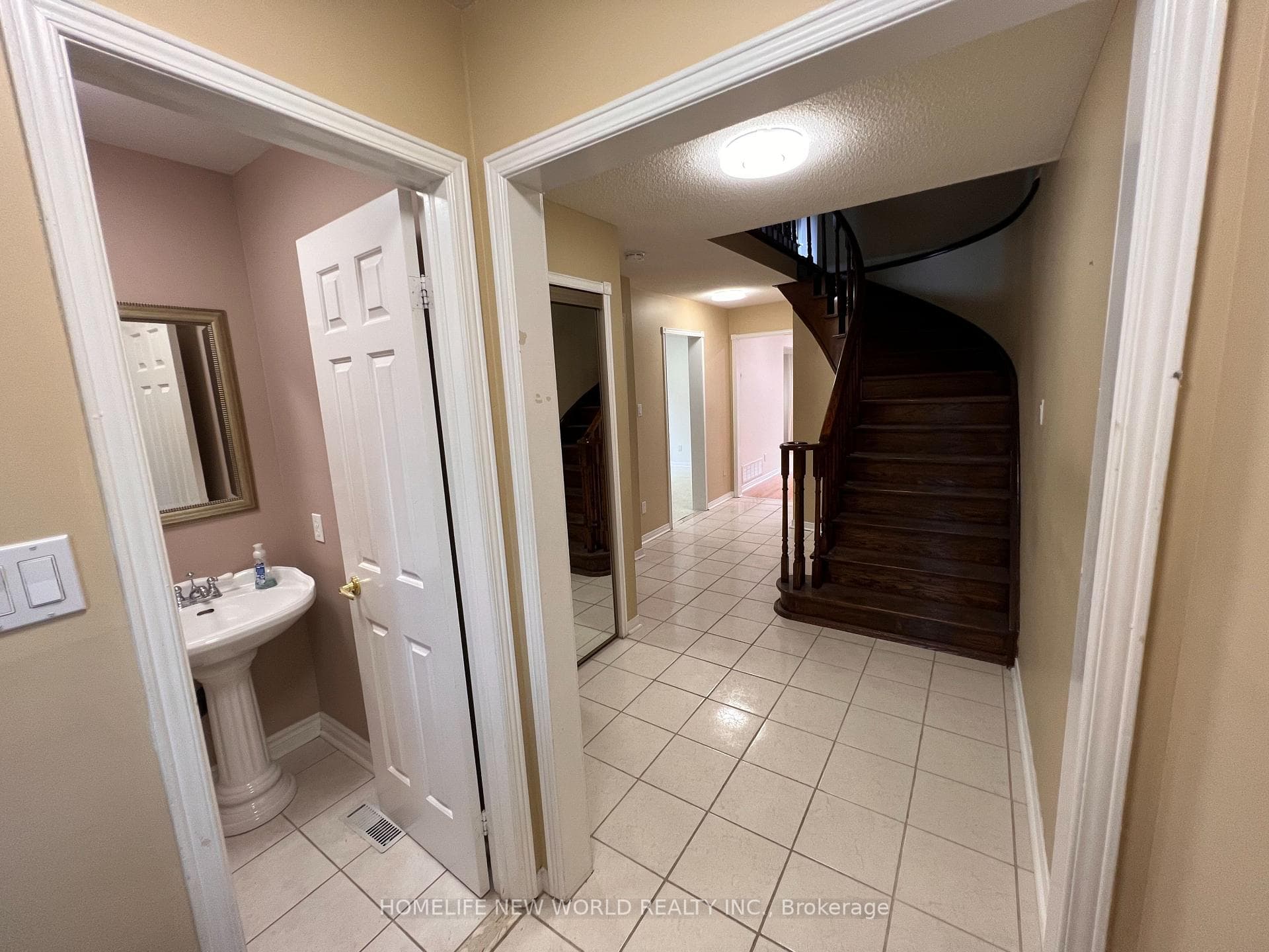 21 Delmark Boulevard photo 15