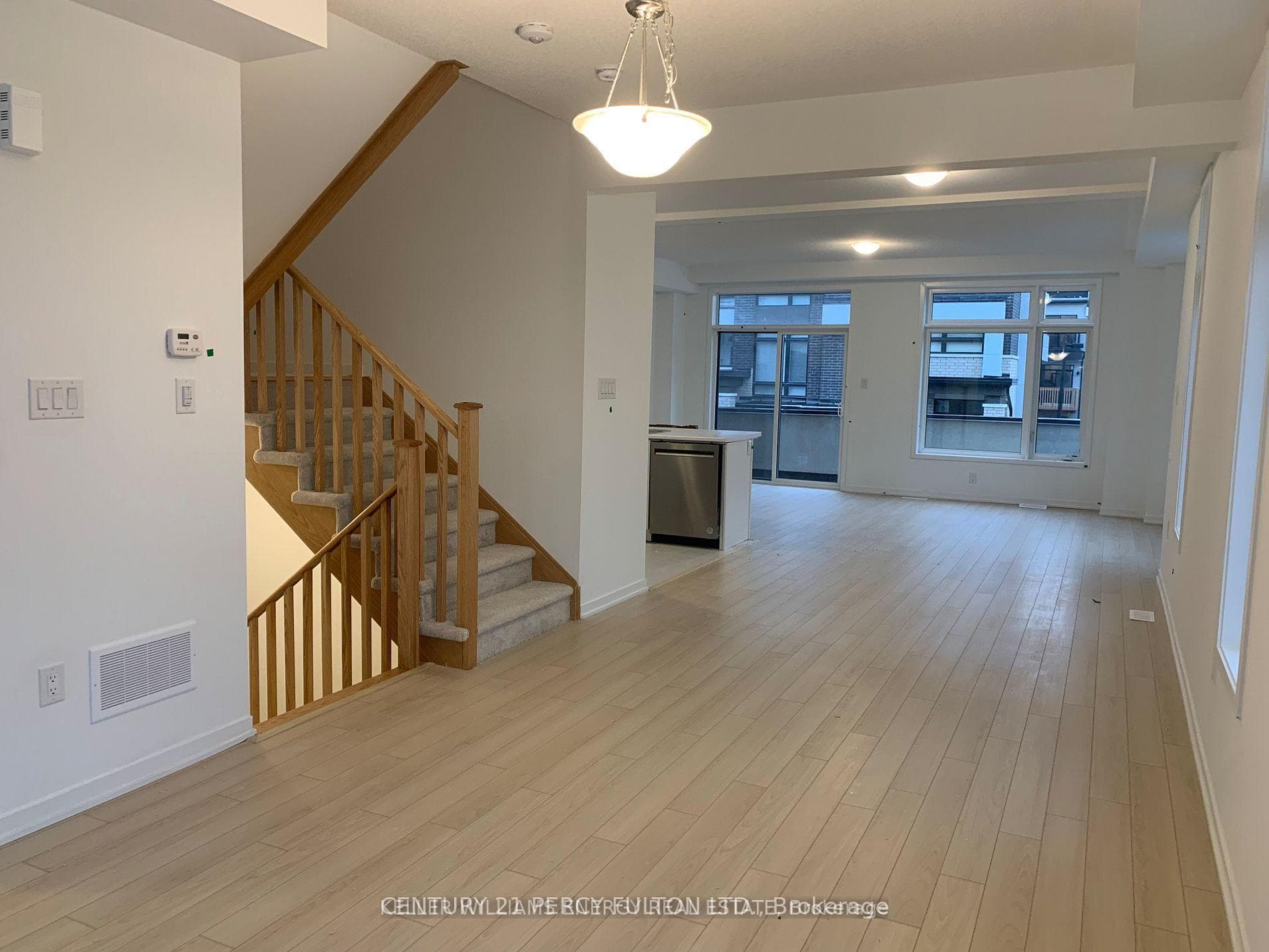 741 Conlin Rd E Road photo 8