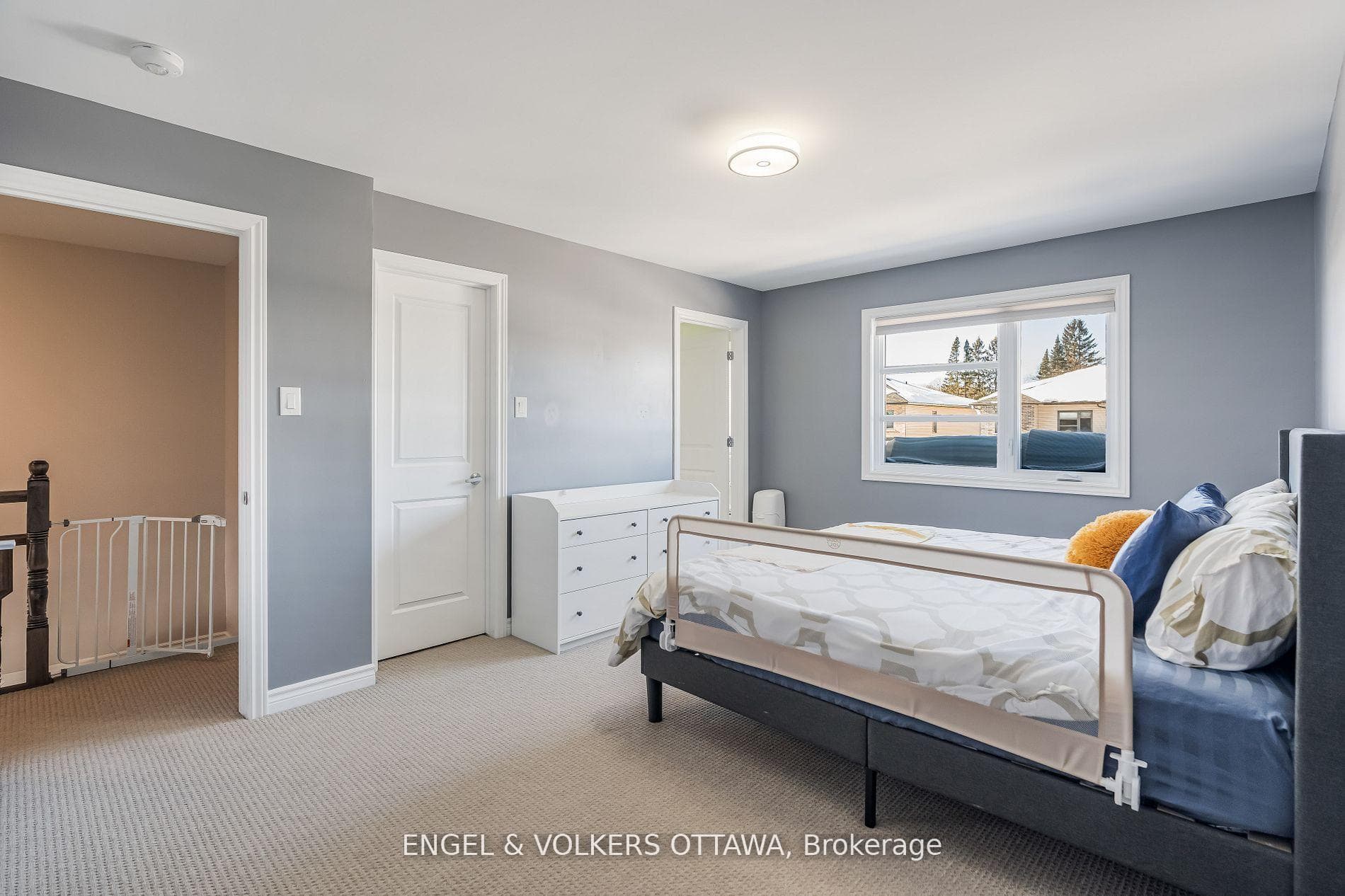 284 Munro Street photo 14