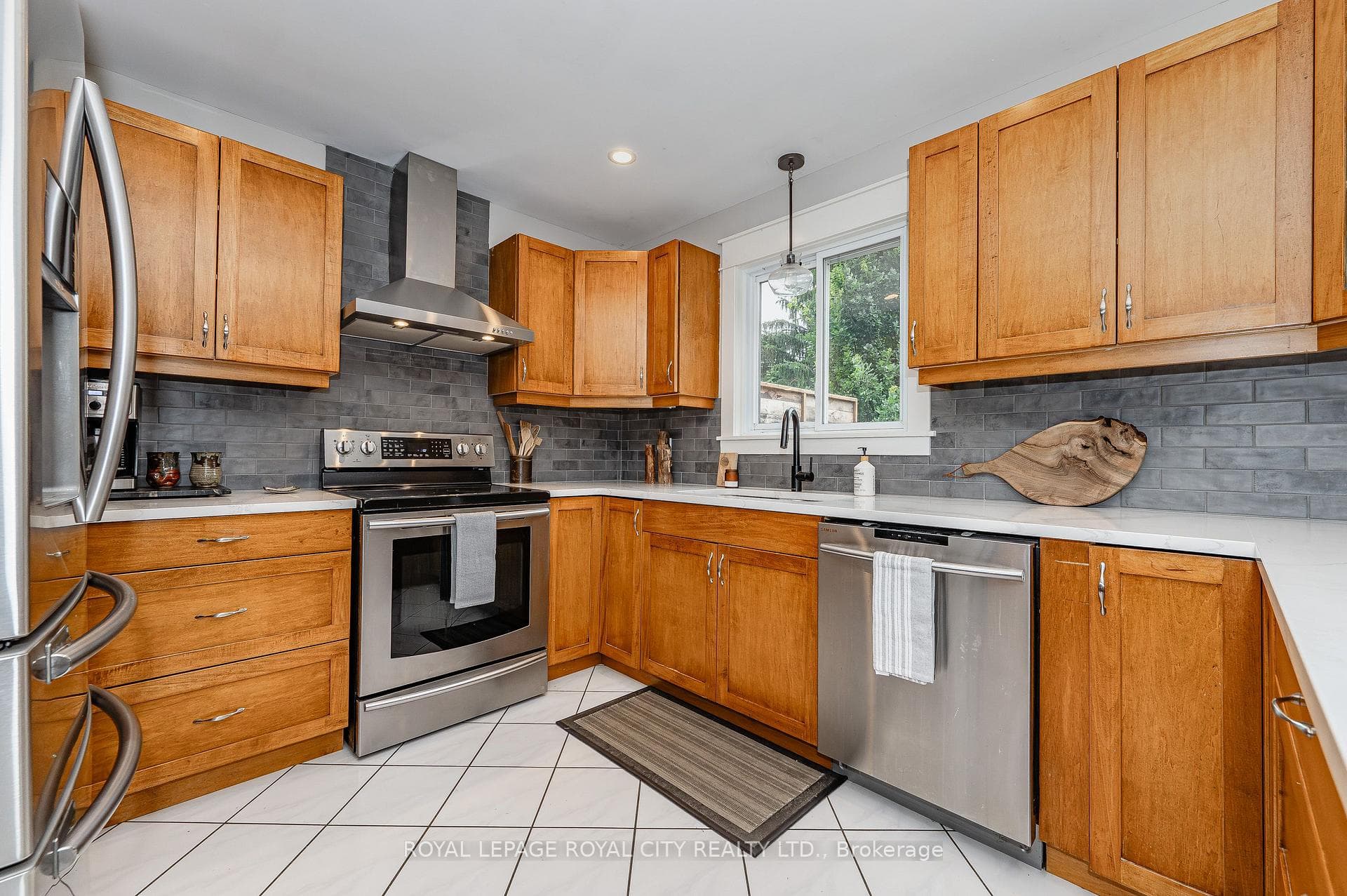 66 Sanderson Drive photo 10