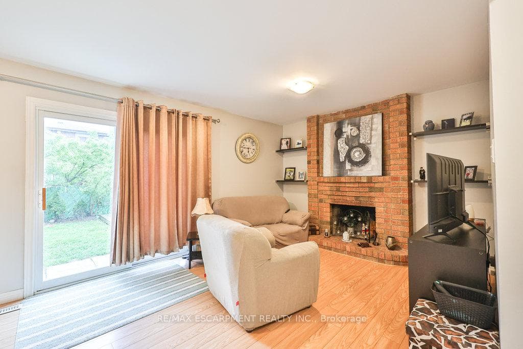 19 Deerpark Crescent photo 37