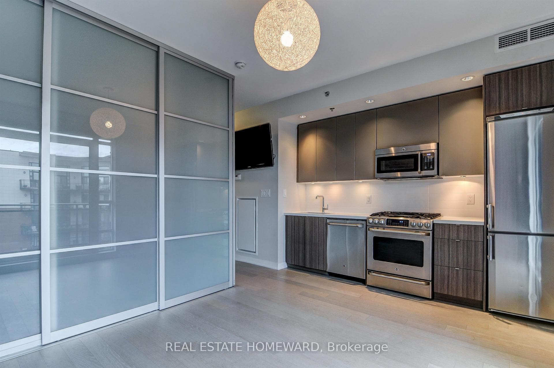 88 Colgate Avenue Unit 610 photo 4