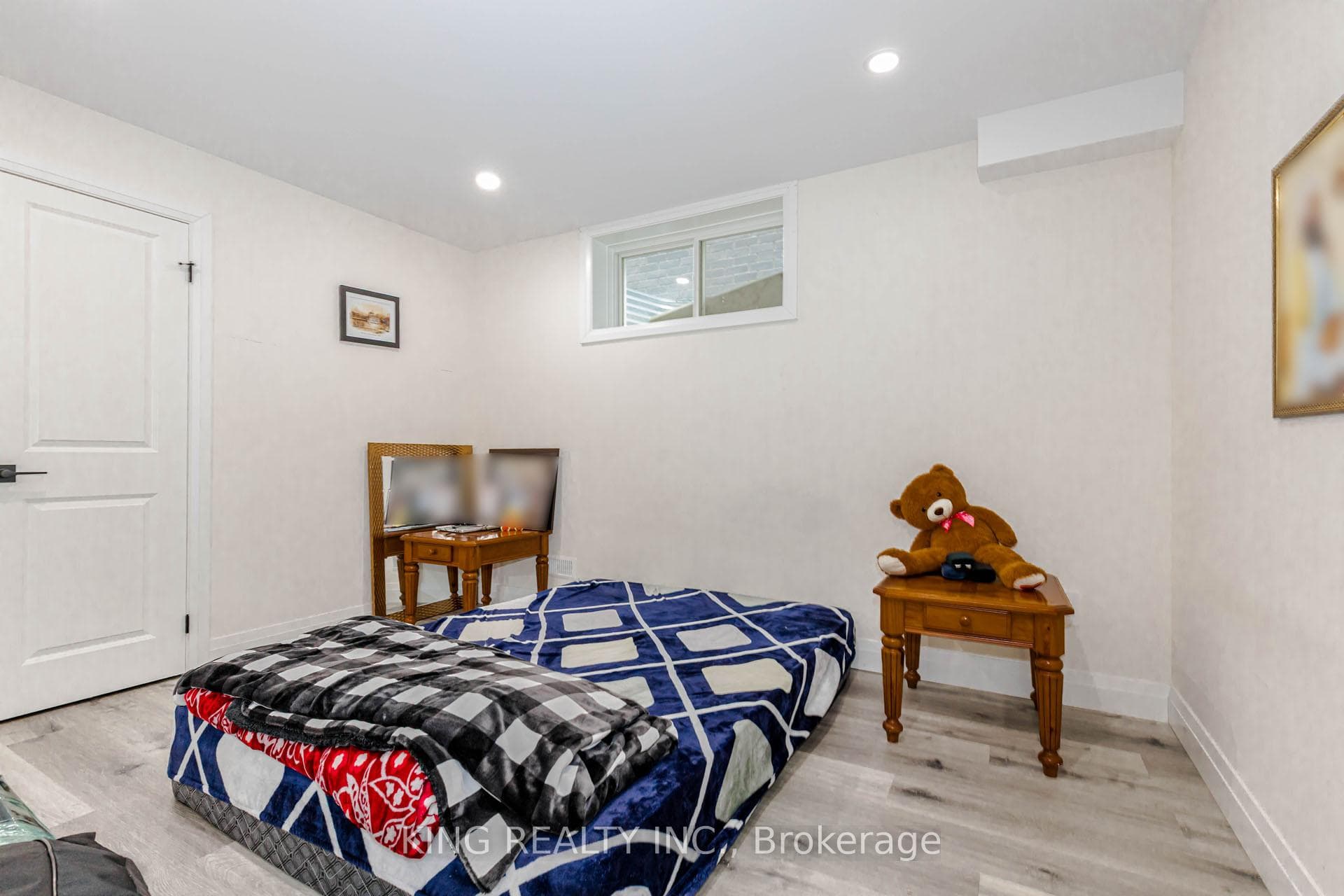 4091 CAMPBELL Street photo 39