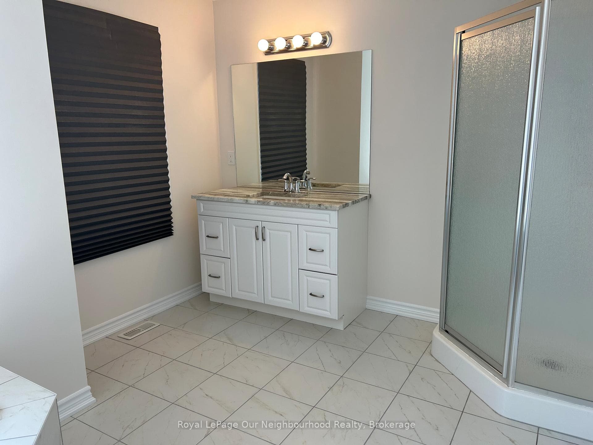 484 Joseph Gale Street photo 12