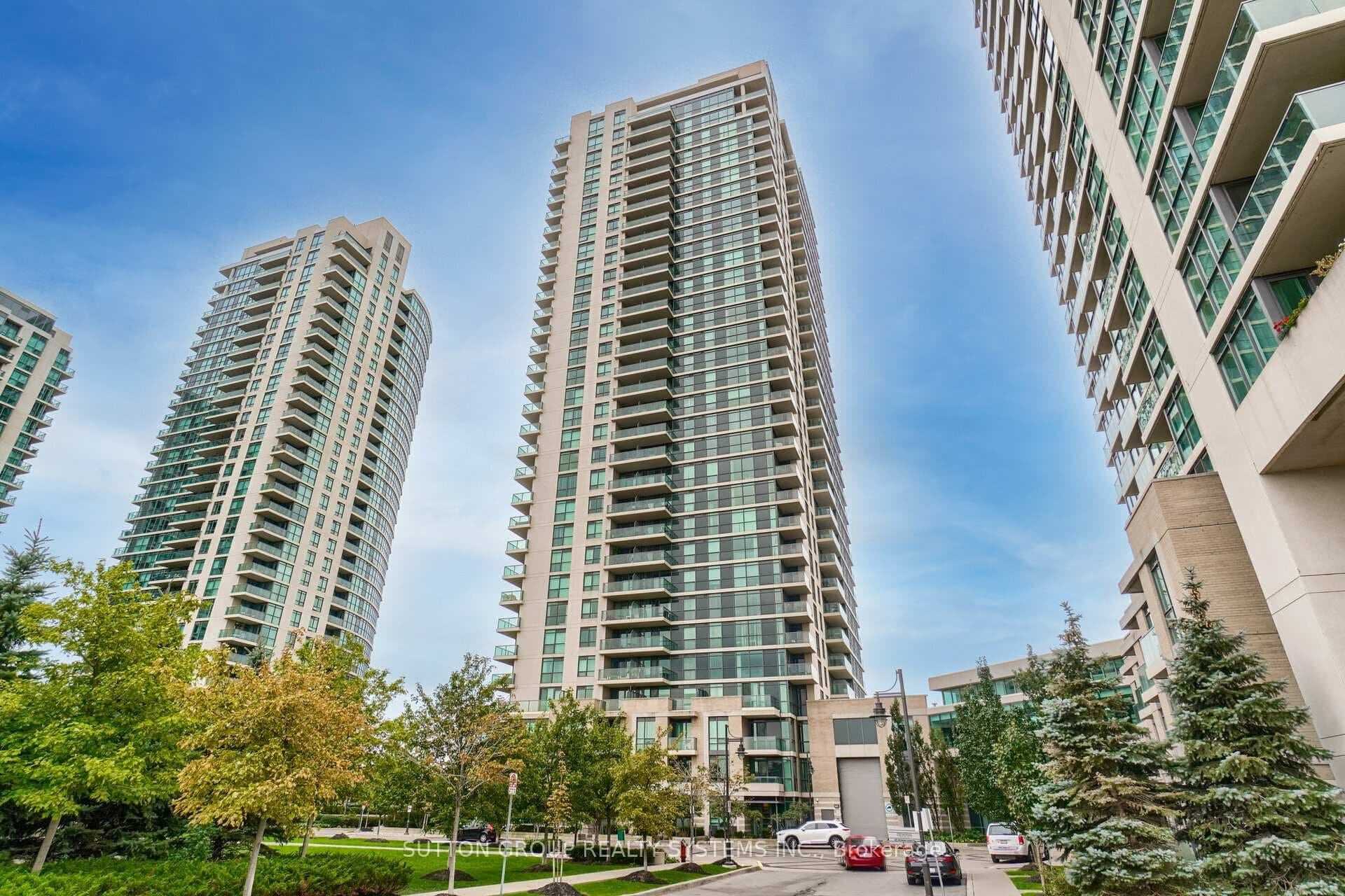 225 Sherway Gardens Road Unit 808 photo 1